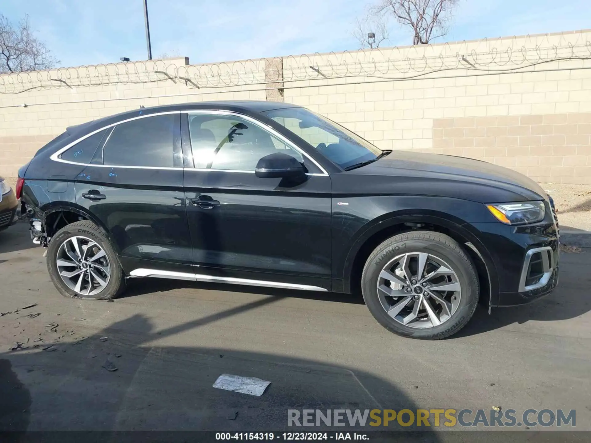 14 Photograph of a damaged car WA15AAFY4P2004048 AUDI Q5 SPORTBACK 2023