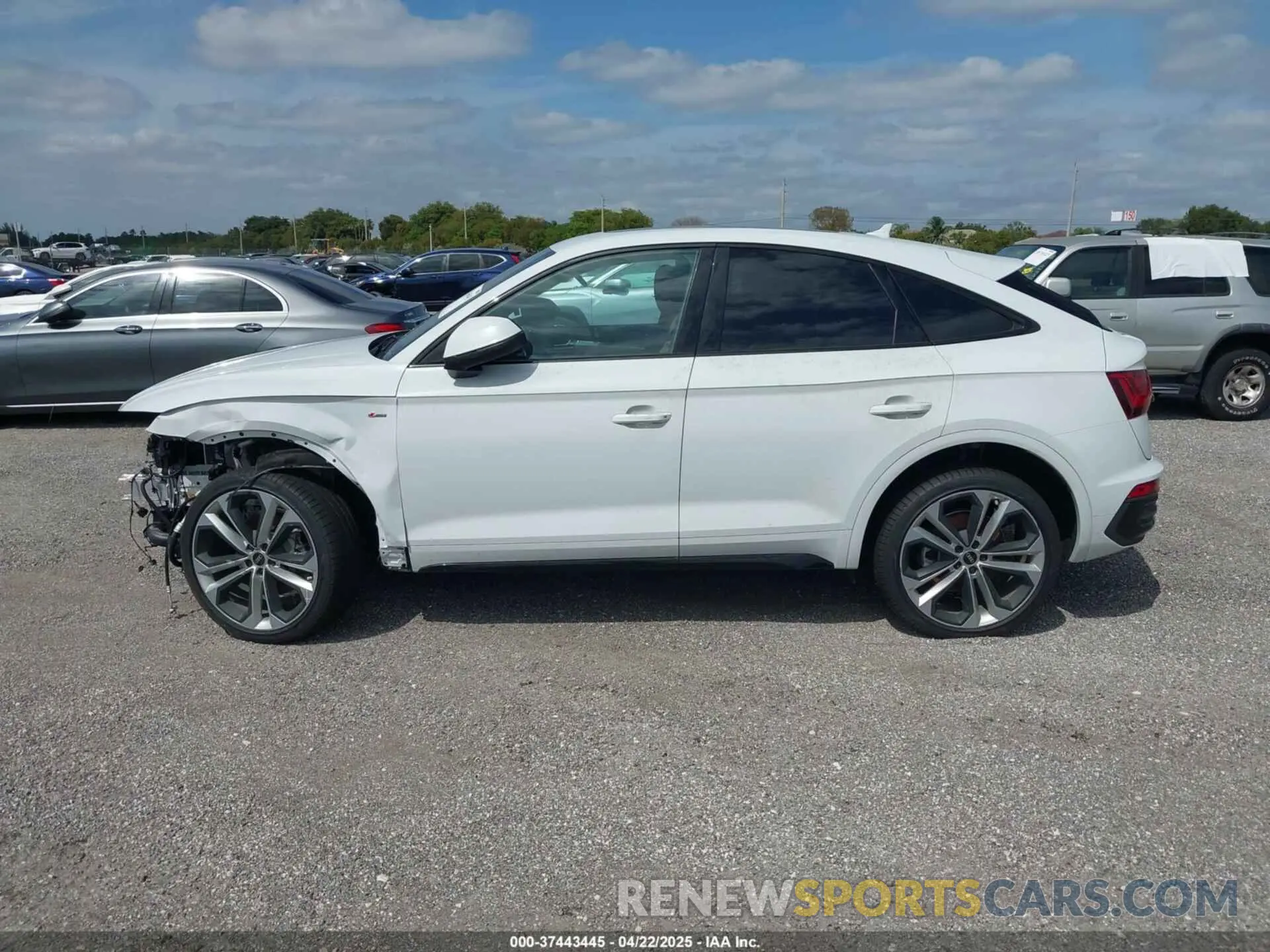 14 Photograph of a damaged car WA15AAFY7P2034449 AUDI Q5 SPORTBACK 2023