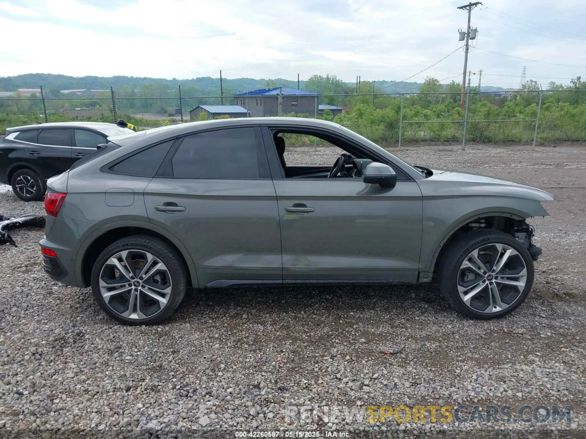 14 Photograph of a damaged car WA16AAFY1P2013875 AUDI Q5 SPORTBACK 2023