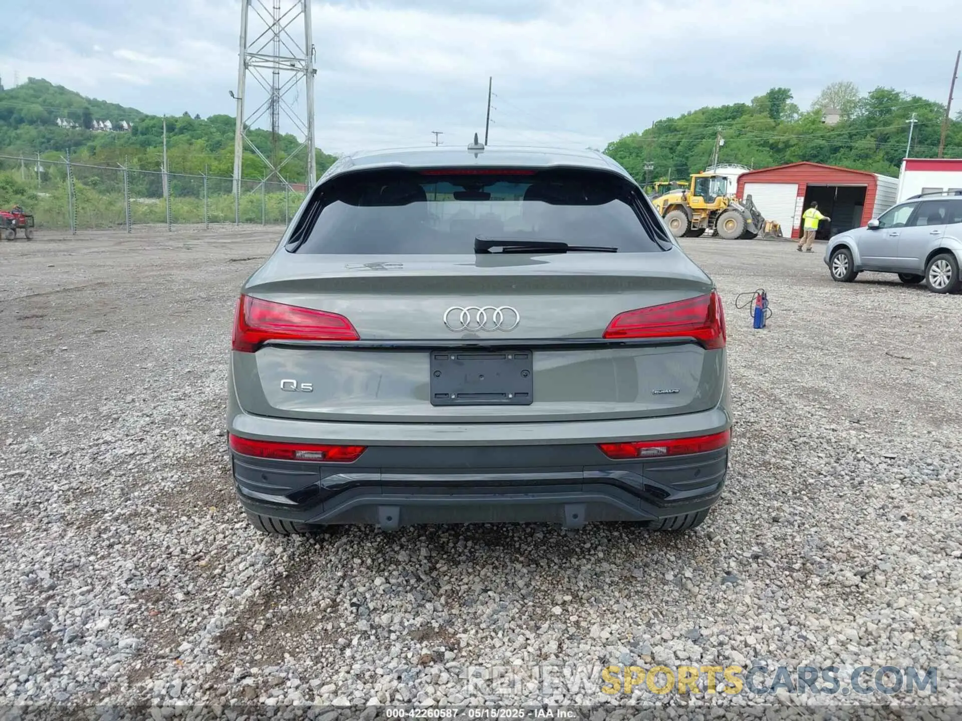 17 Photograph of a damaged car WA16AAFY1P2013875 AUDI Q5 SPORTBACK 2023