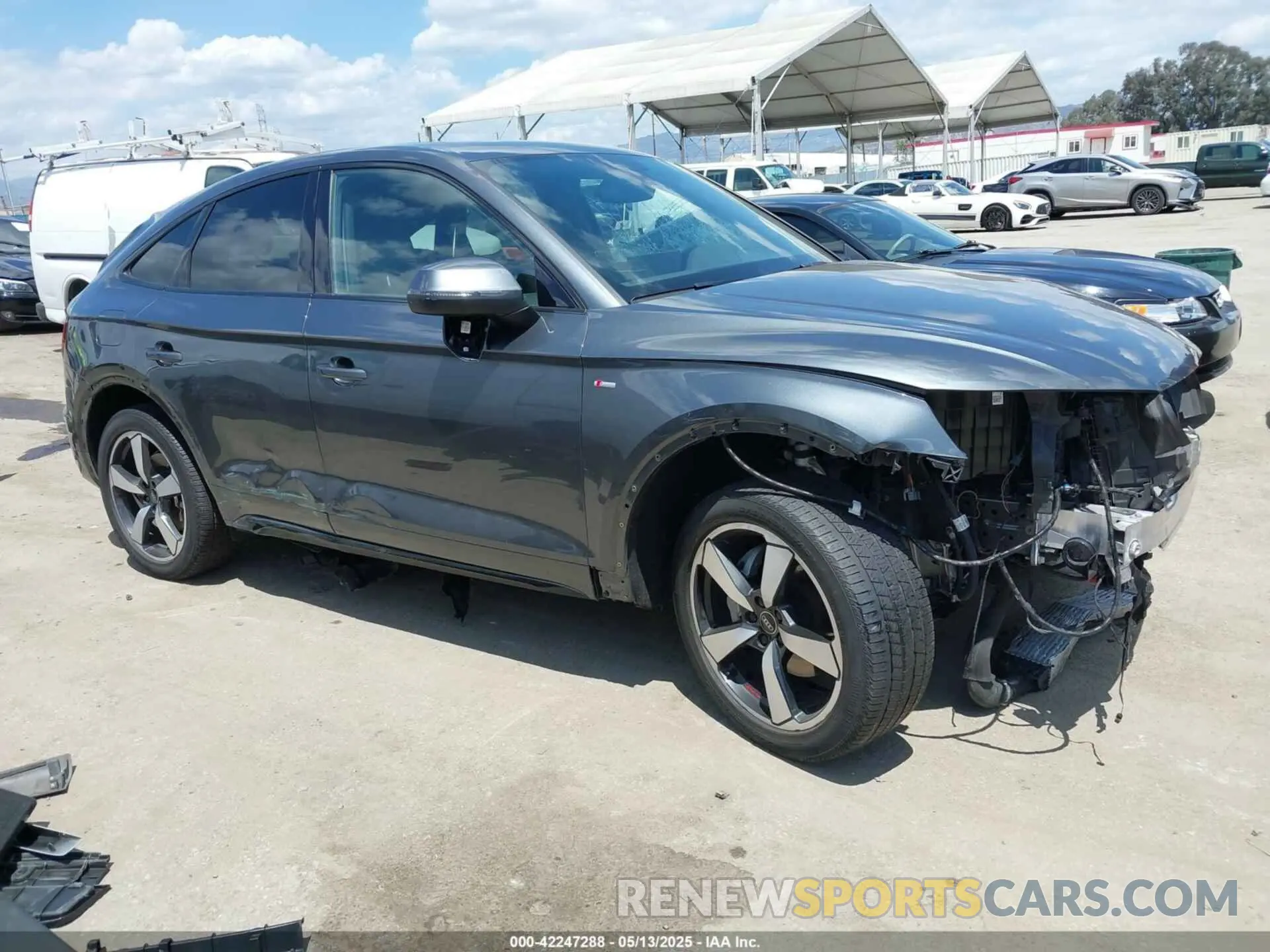 13 Photograph of a damaged car WA16ABFY5P2067296 AUDI Q5 SPORTBACK 2023