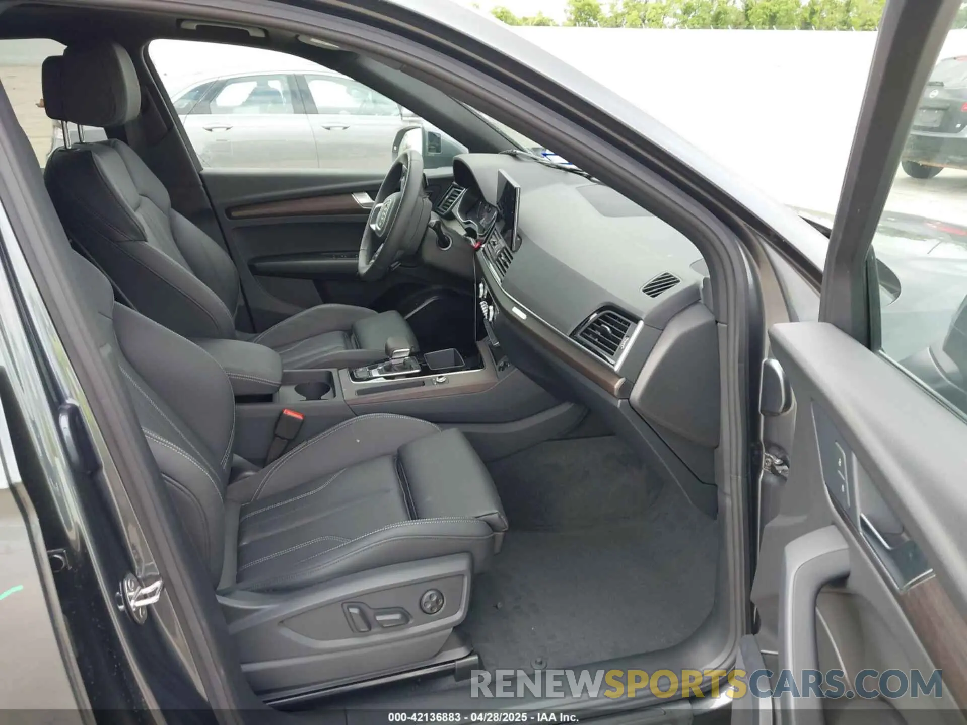 5 Photograph of a damaged car WA14AAFY1R2033506 AUDI Q5 SPORTBACK 2024