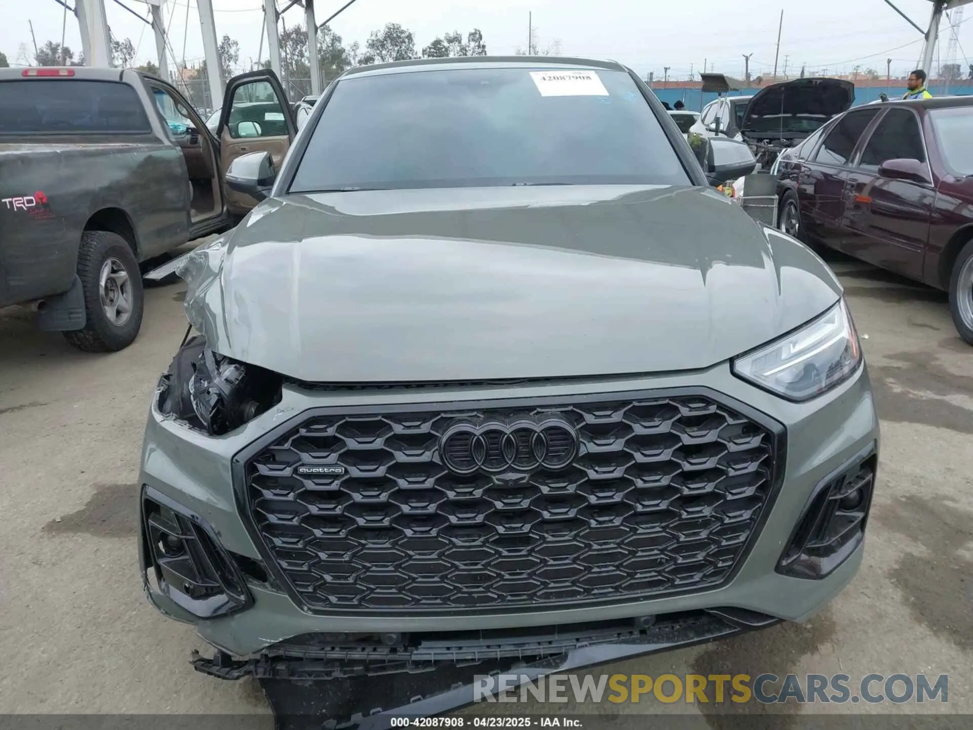 12 Photograph of a damaged car WA15AAFY3R2078175 AUDI Q5 SPORTBACK 2024