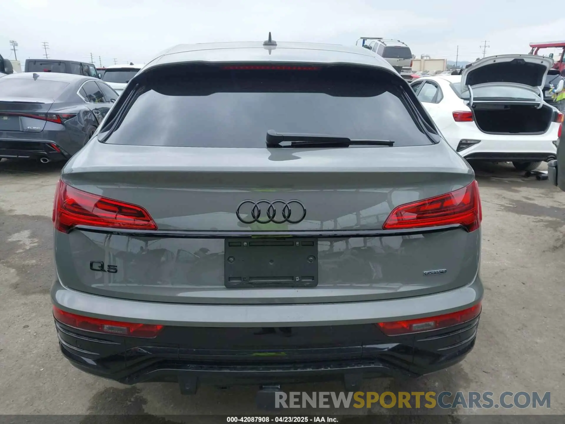 16 Photograph of a damaged car WA15AAFY3R2078175 AUDI Q5 SPORTBACK 2024