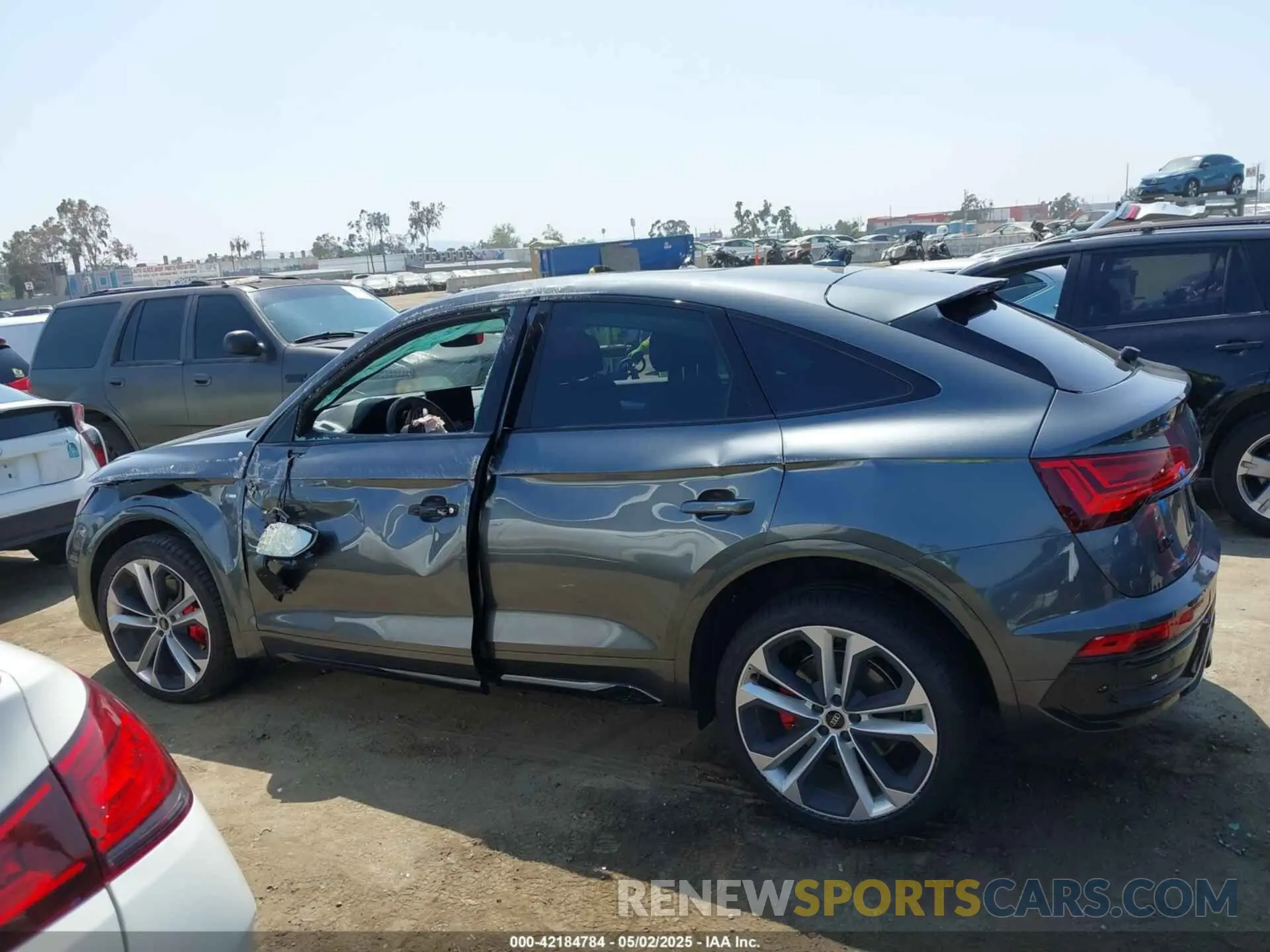 14 Photograph of a damaged car WA15AAFY3R2138424 AUDI Q5 SPORTBACK 2024