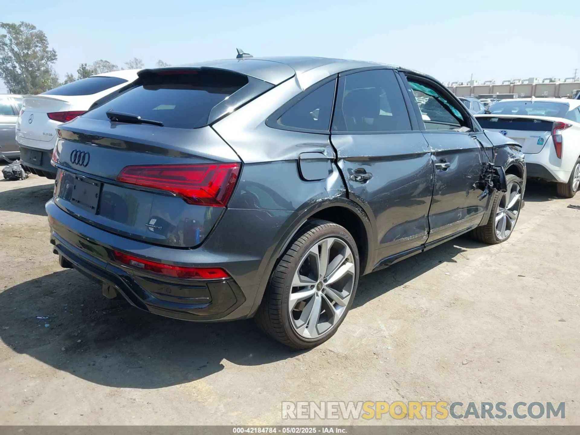 4 Photograph of a damaged car WA15AAFY3R2138424 AUDI Q5 SPORTBACK 2024