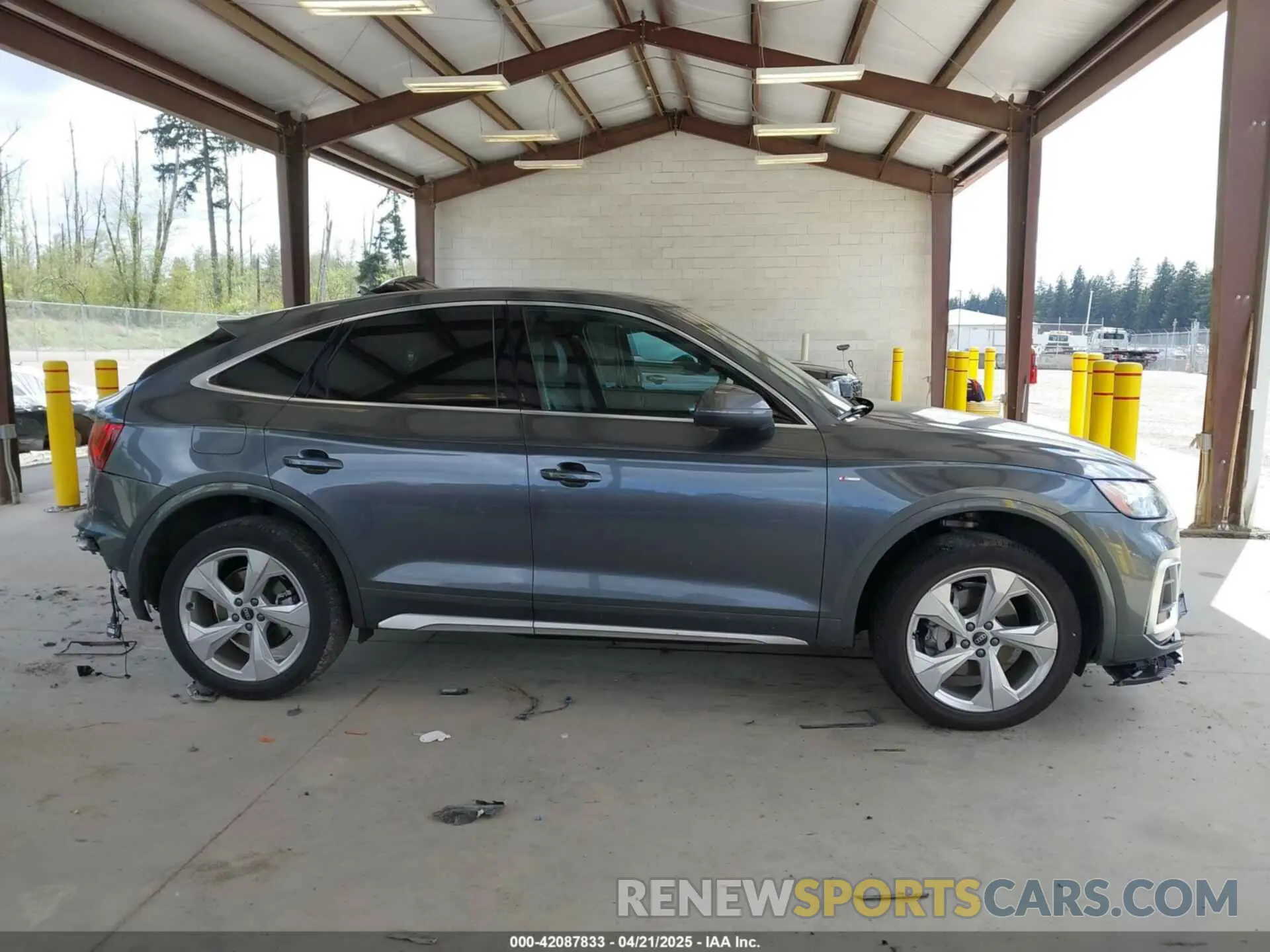 14 Photograph of a damaged car WA15AAFY4R2032726 AUDI Q5 SPORTBACK 2024