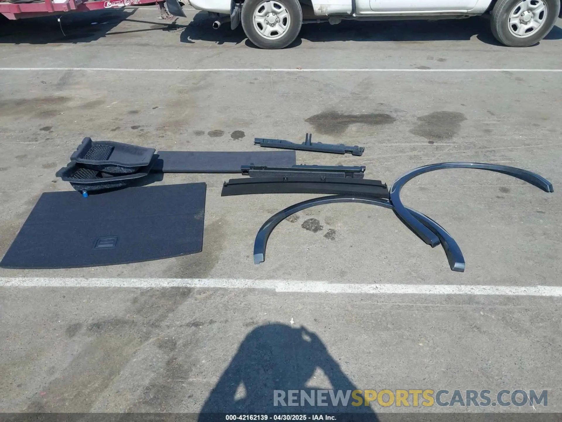 12 Photograph of a damaged car WA16AAFY2R2105547 AUDI Q5 SPORTBACK 2024