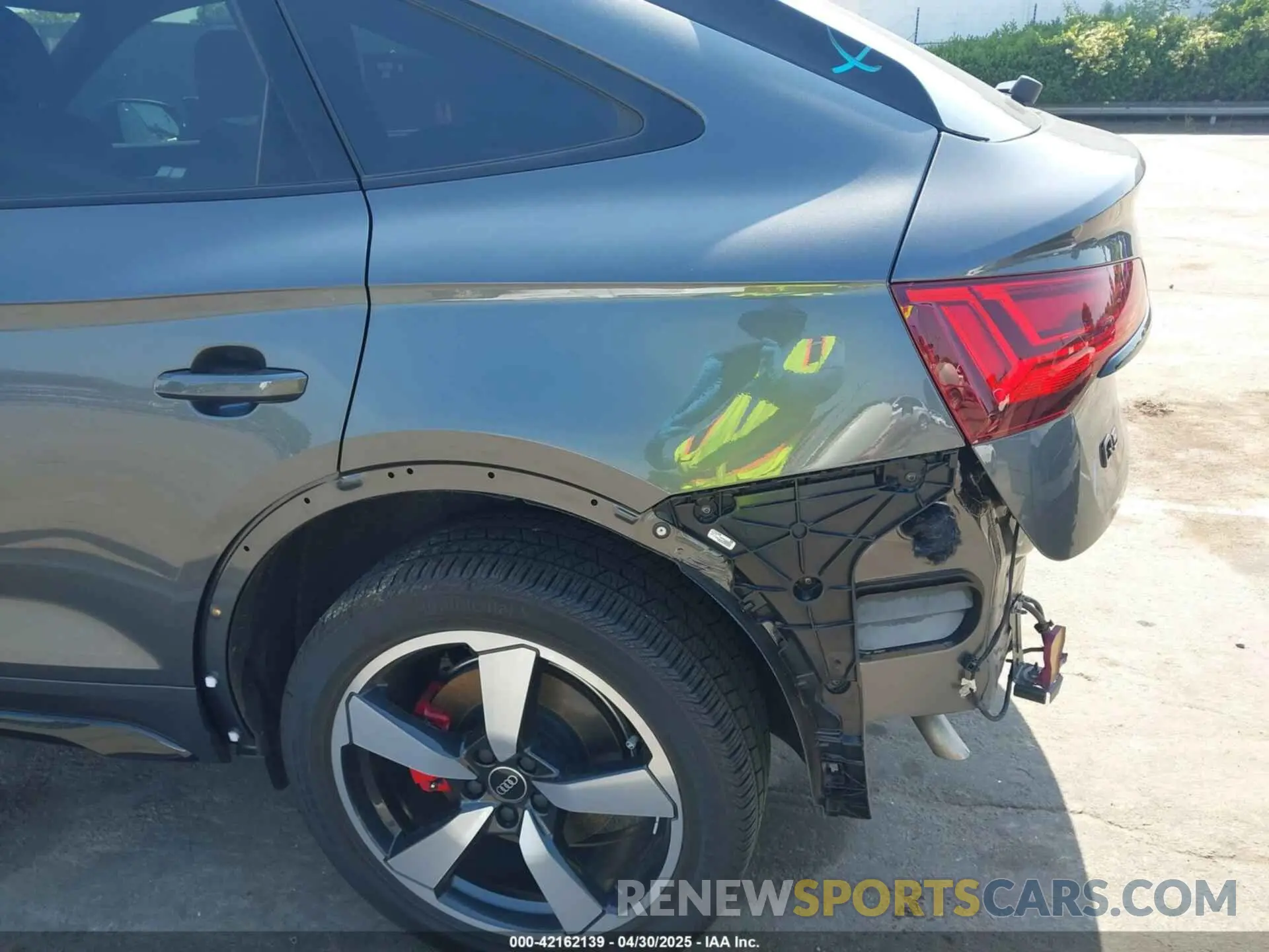 18 Photograph of a damaged car WA16AAFY2R2105547 AUDI Q5 SPORTBACK 2024