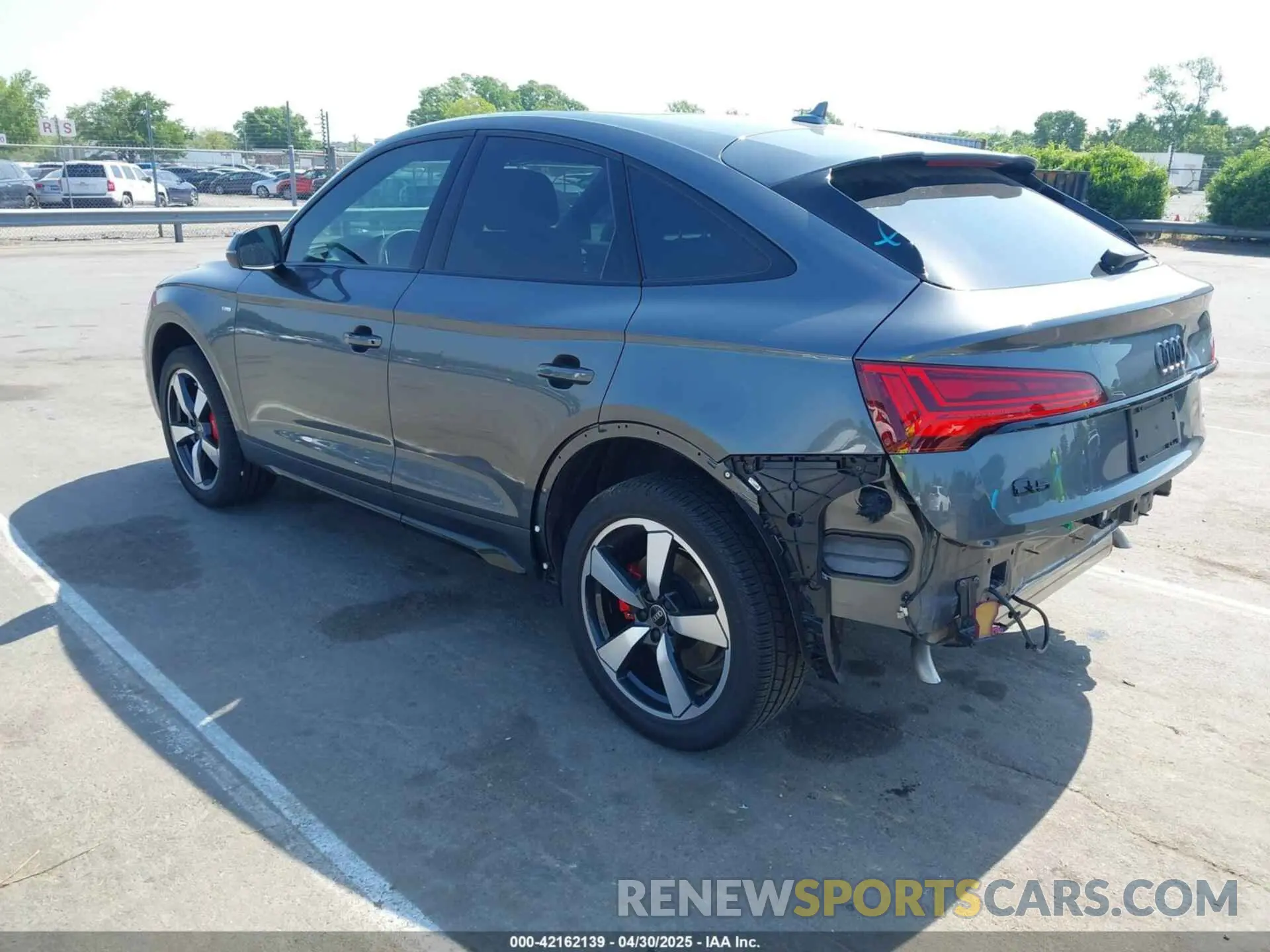 3 Photograph of a damaged car WA16AAFY2R2105547 AUDI Q5 SPORTBACK 2024