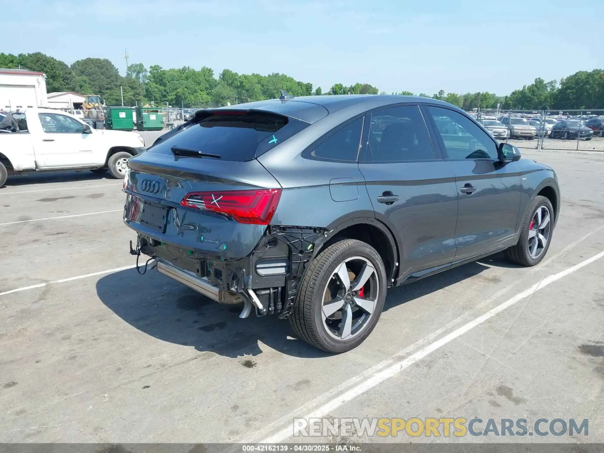 4 Photograph of a damaged car WA16AAFY2R2105547 AUDI Q5 SPORTBACK 2024