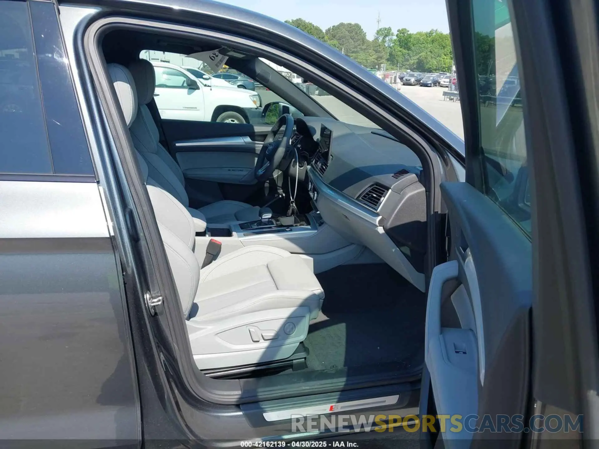 5 Photograph of a damaged car WA16AAFY2R2105547 AUDI Q5 SPORTBACK 2024