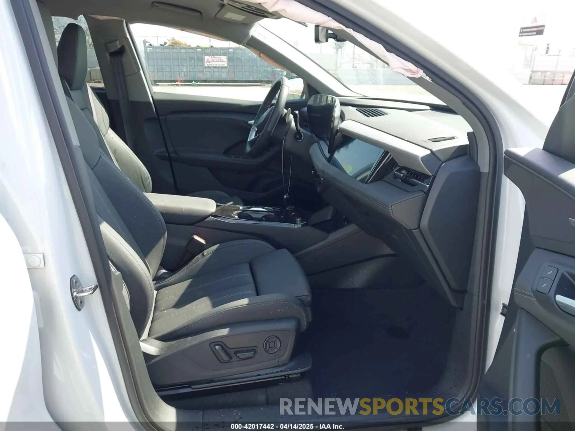 5 Photograph of a damaged car WA134BGF6SA003340 AUDI Q6 E-TRON 2025