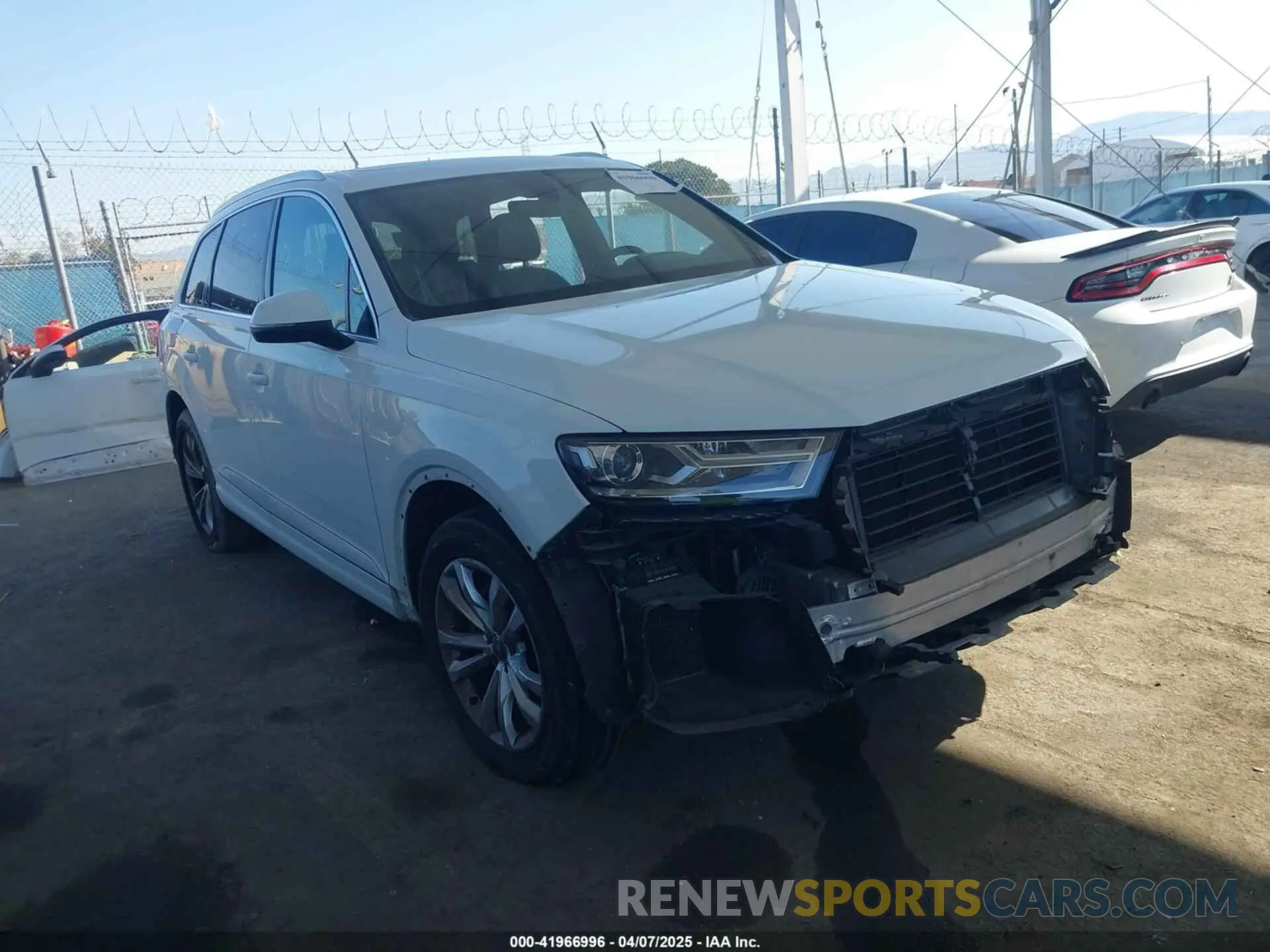 1 Photograph of a damaged car WA1AAAF70KD037387 AUDI Q7 2019