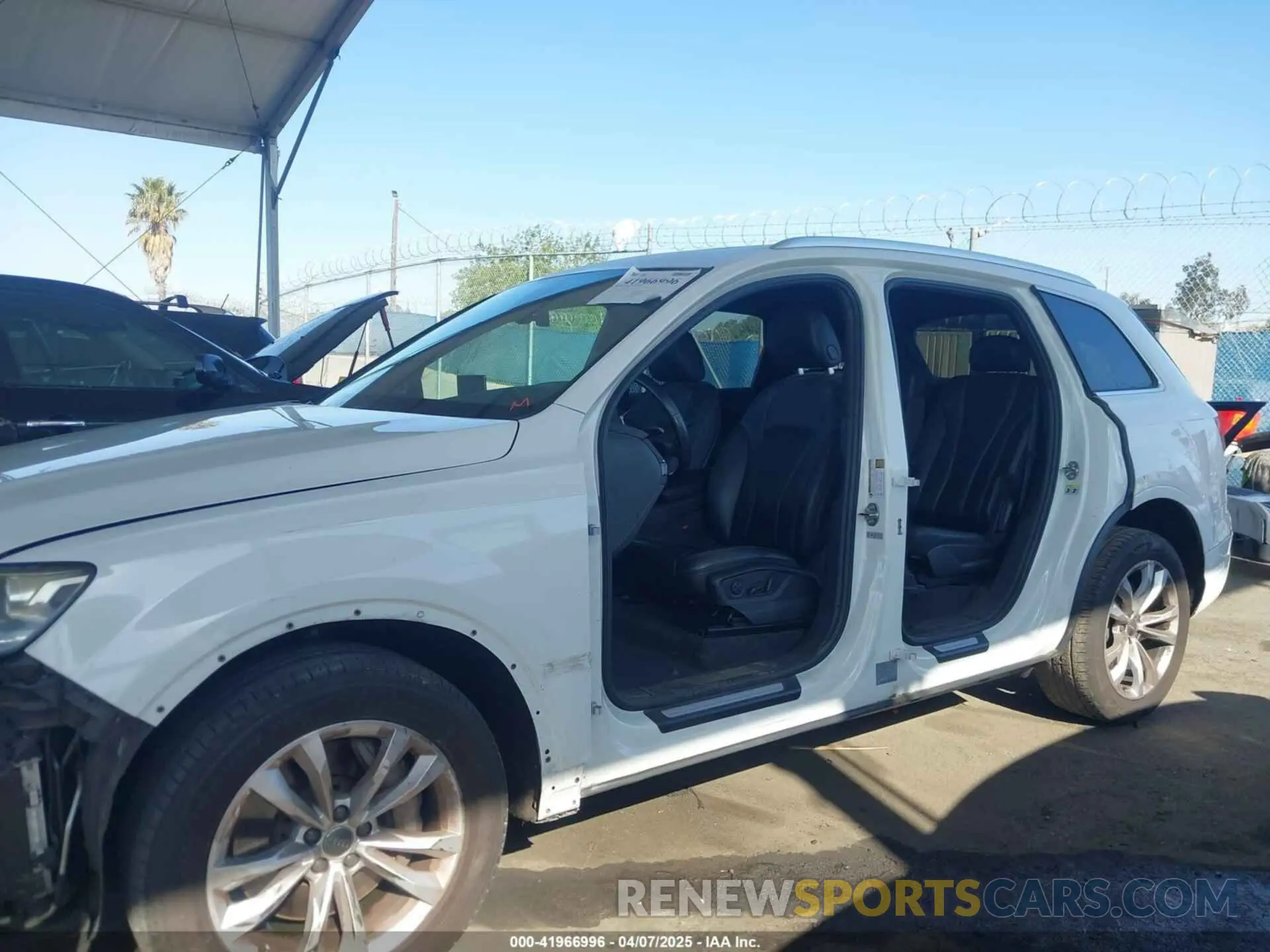 15 Photograph of a damaged car WA1AAAF70KD037387 AUDI Q7 2019