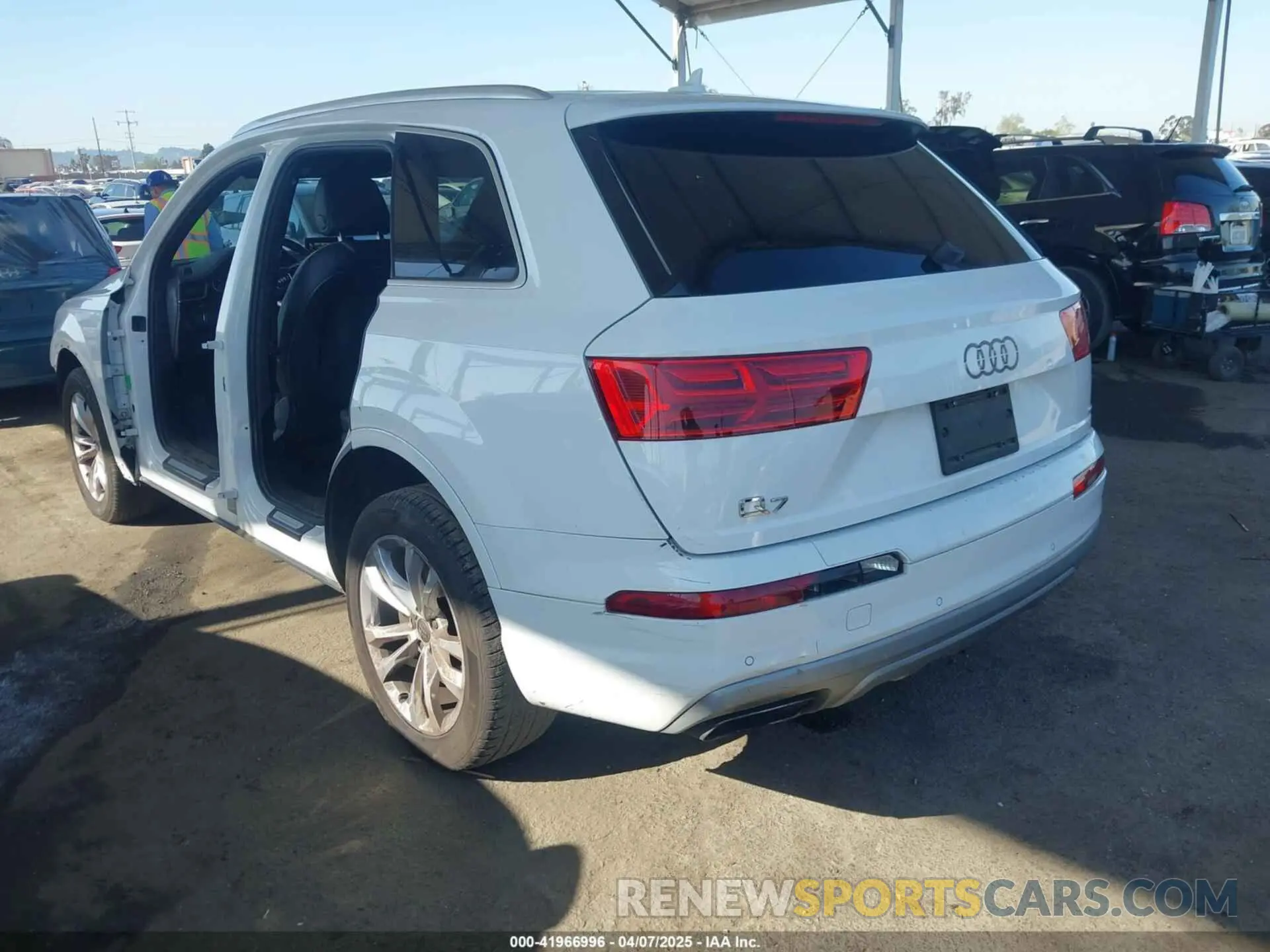 3 Photograph of a damaged car WA1AAAF70KD037387 AUDI Q7 2019
