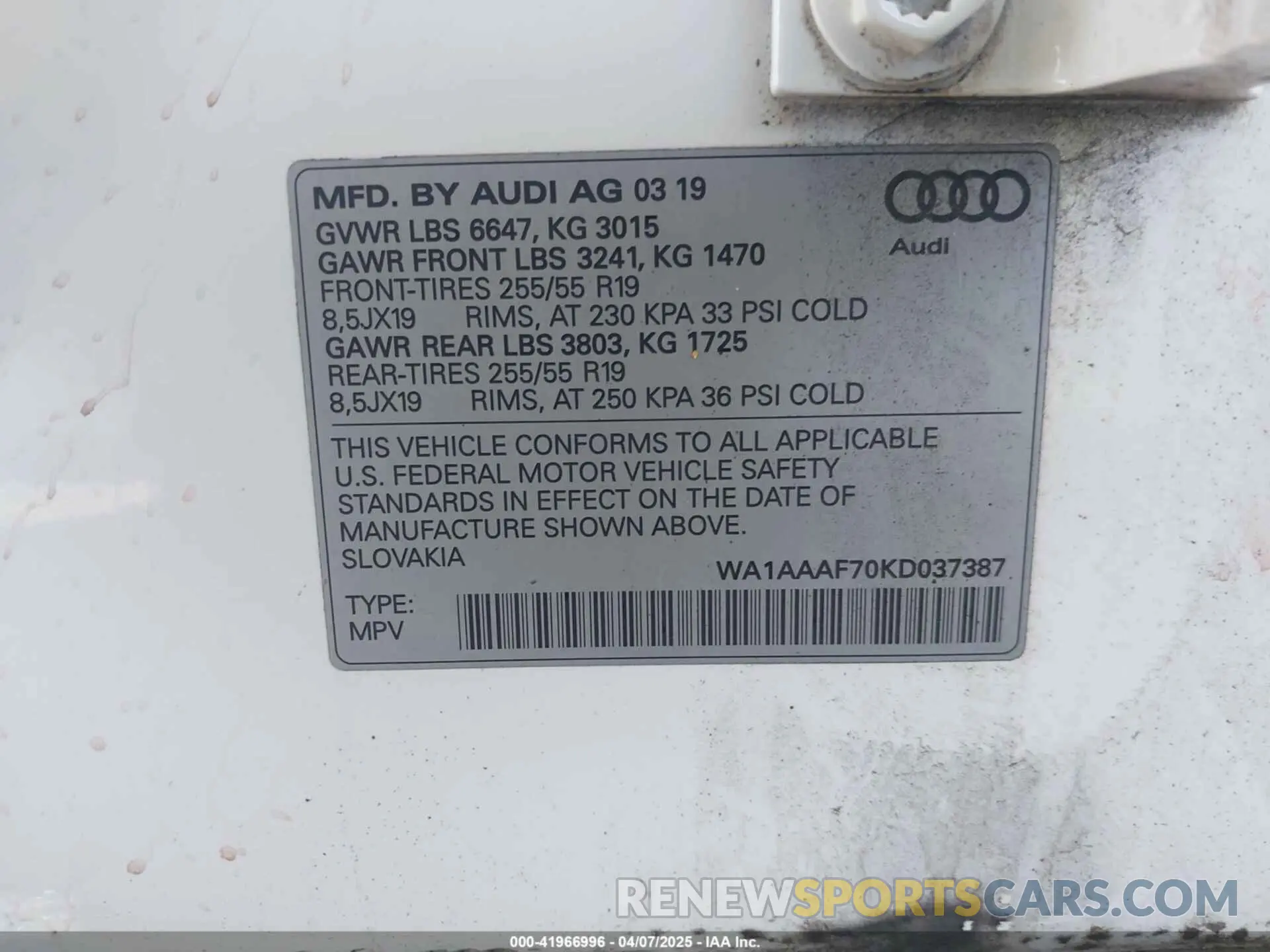 9 Photograph of a damaged car WA1AAAF70KD037387 AUDI Q7 2019