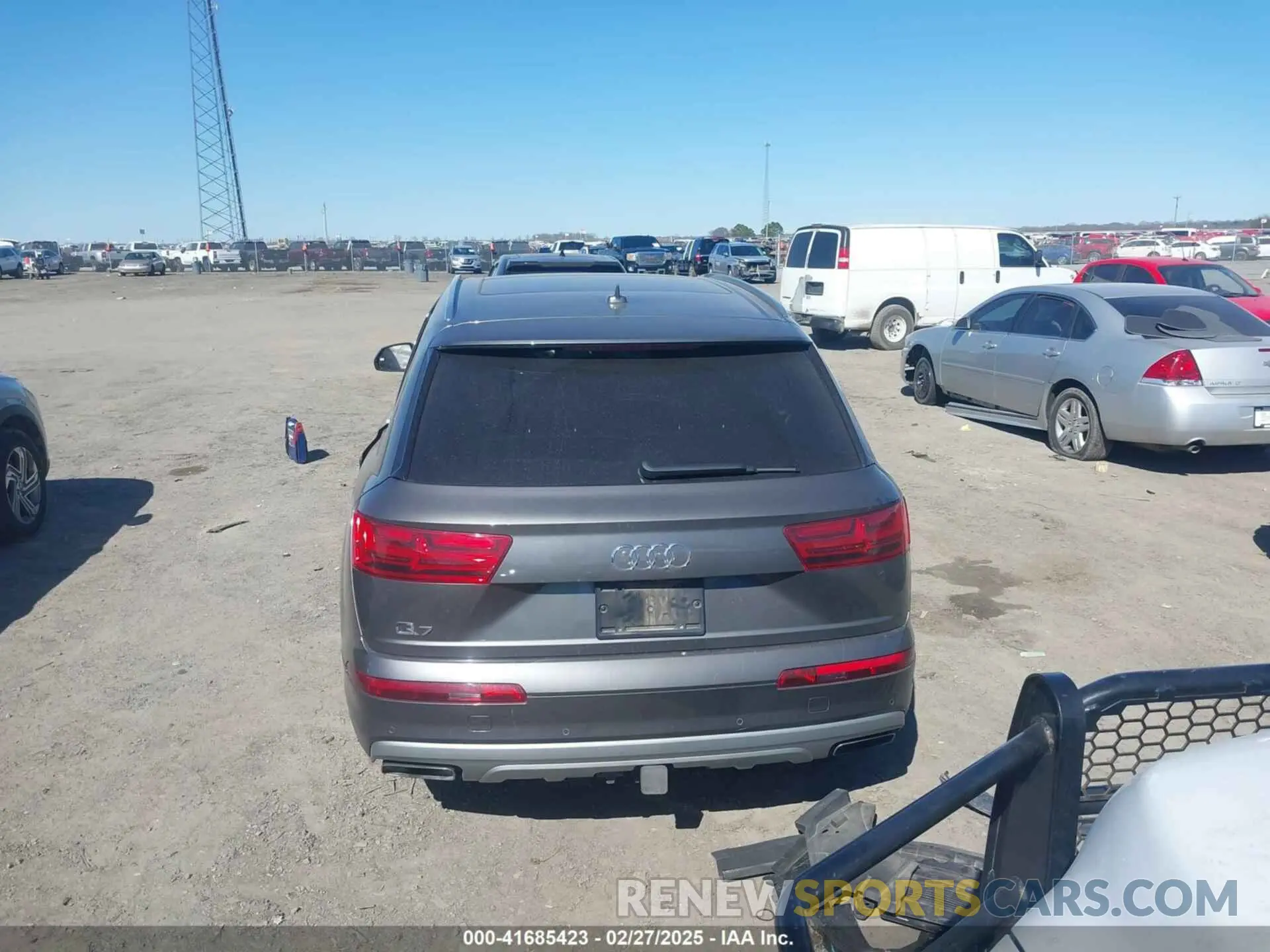 16 Photograph of a damaged car WA1AAAF71KD007167 AUDI Q7 2019