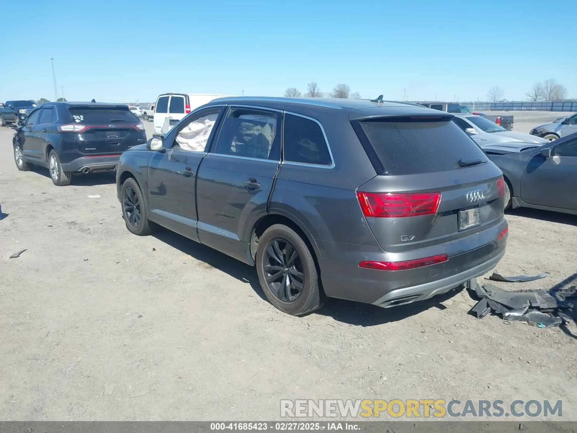 3 Photograph of a damaged car WA1AAAF71KD007167 AUDI Q7 2019
