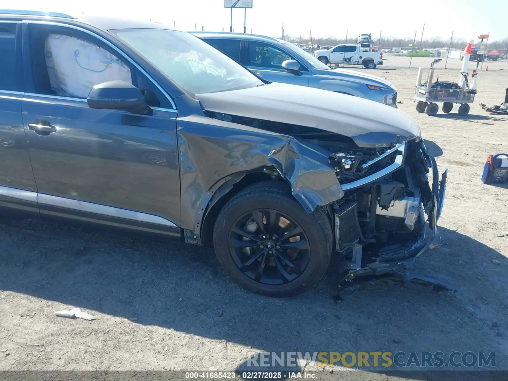 6 Photograph of a damaged car WA1AAAF71KD007167 AUDI Q7 2019