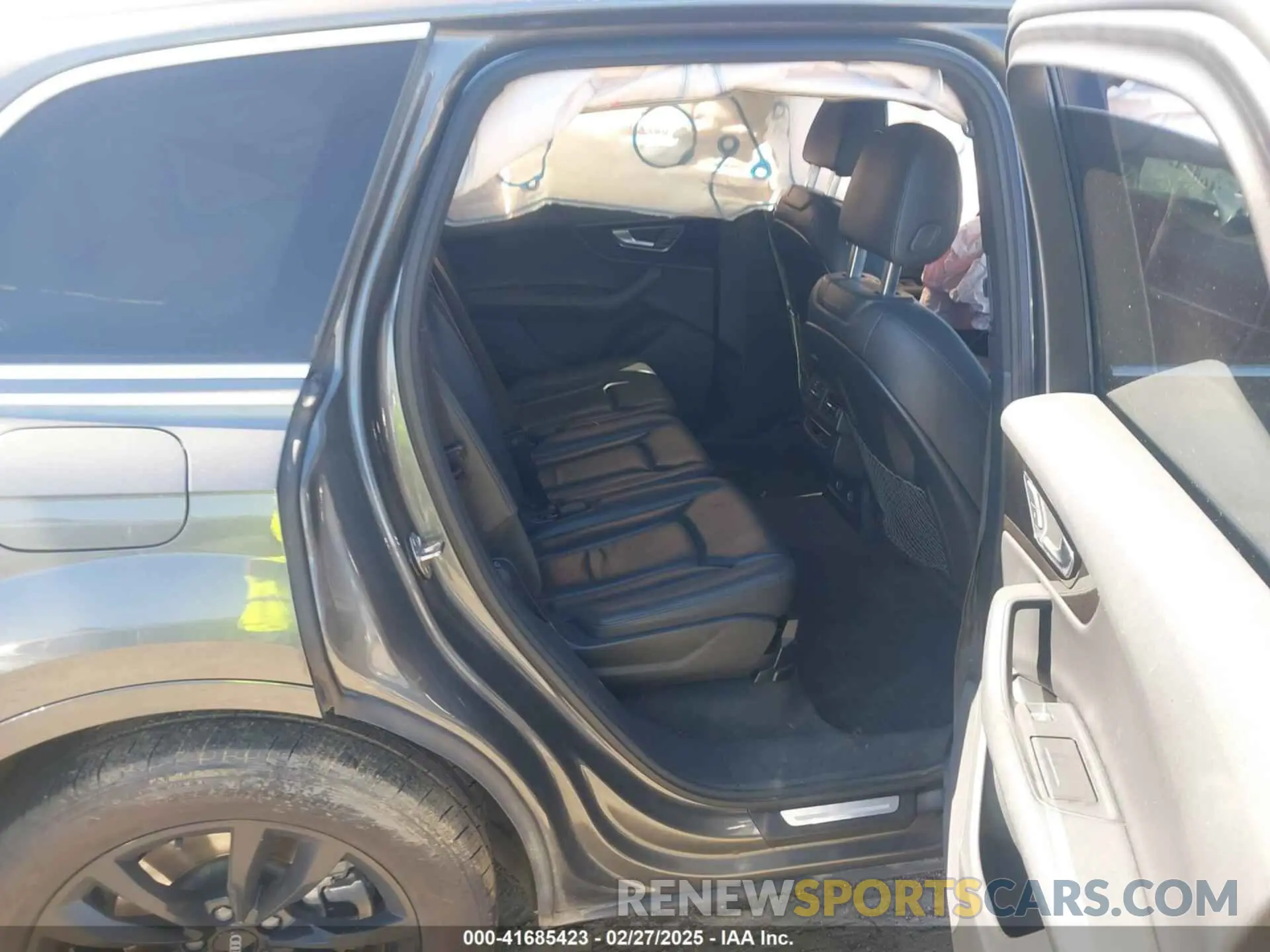 8 Photograph of a damaged car WA1AAAF71KD007167 AUDI Q7 2019