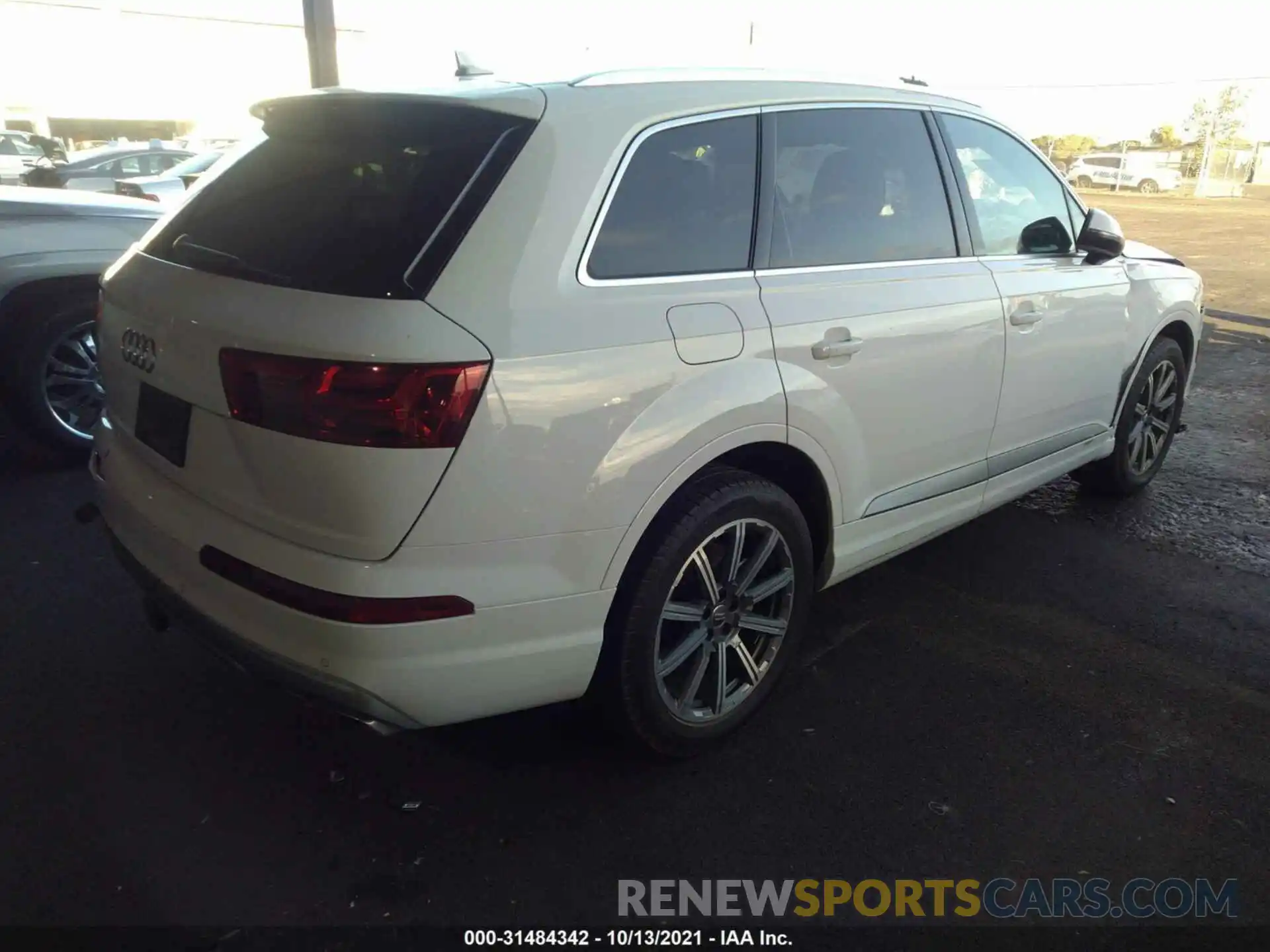 4 Photograph of a damaged car WA1AAAF74KD001668 AUDI Q7 2019