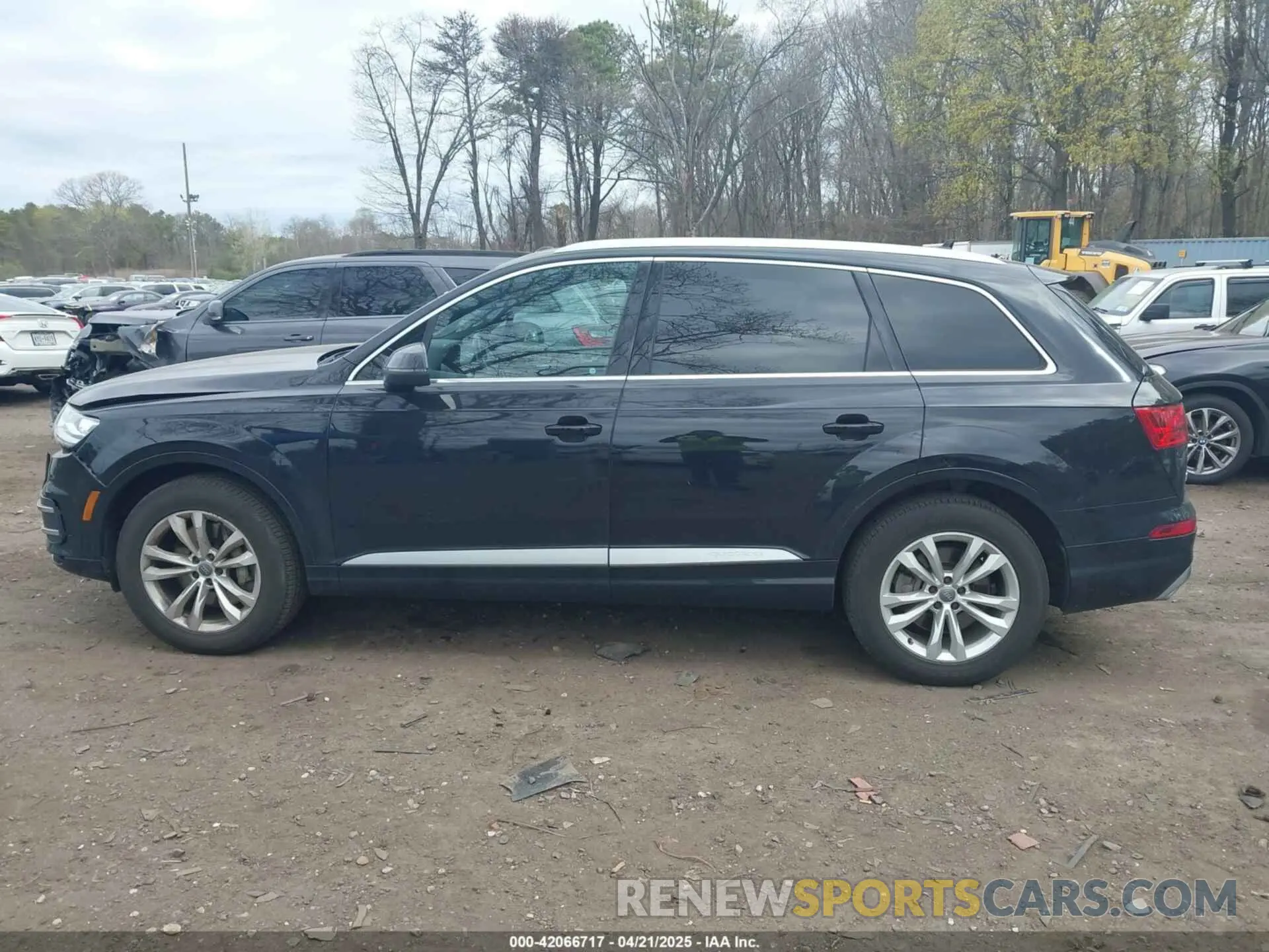 14 Photograph of a damaged car WA1AAAF74KD002299 AUDI Q7 2019