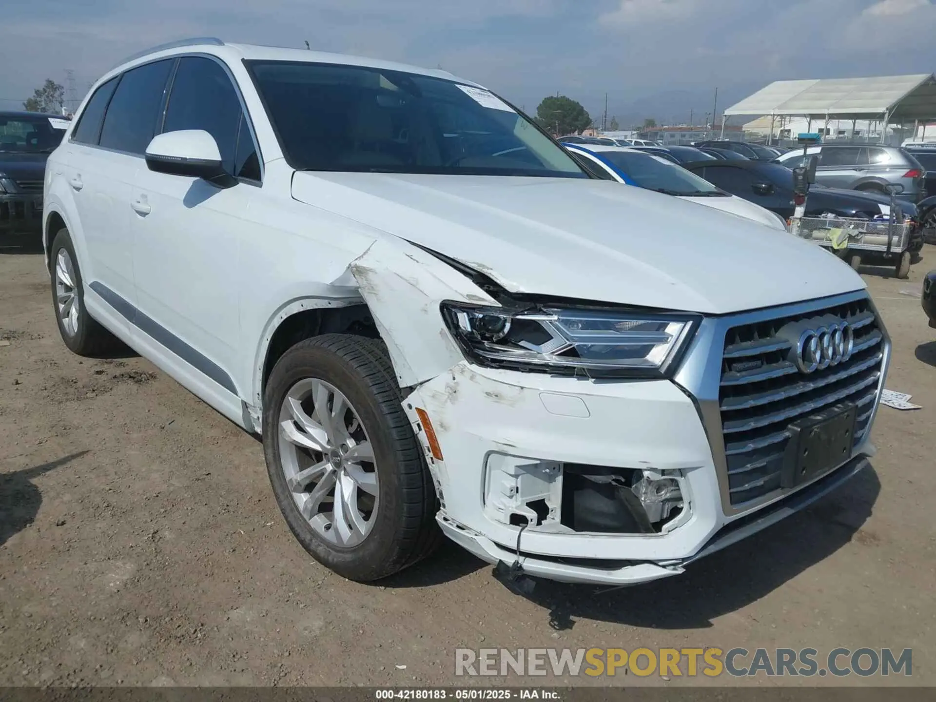 1 Photograph of a damaged car WA1AAAF74KD004991 AUDI Q7 2019