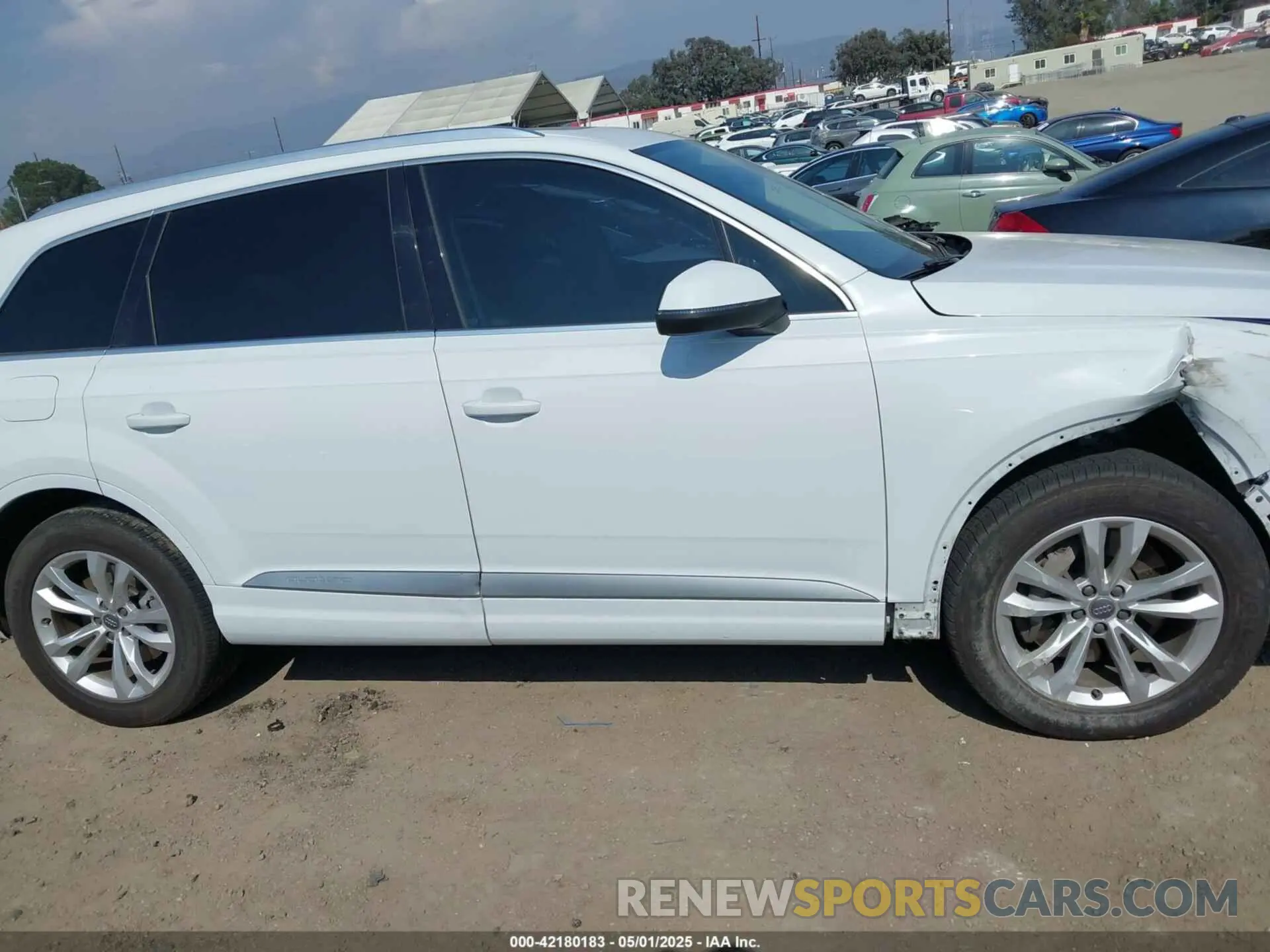 14 Photograph of a damaged car WA1AAAF74KD004991 AUDI Q7 2019