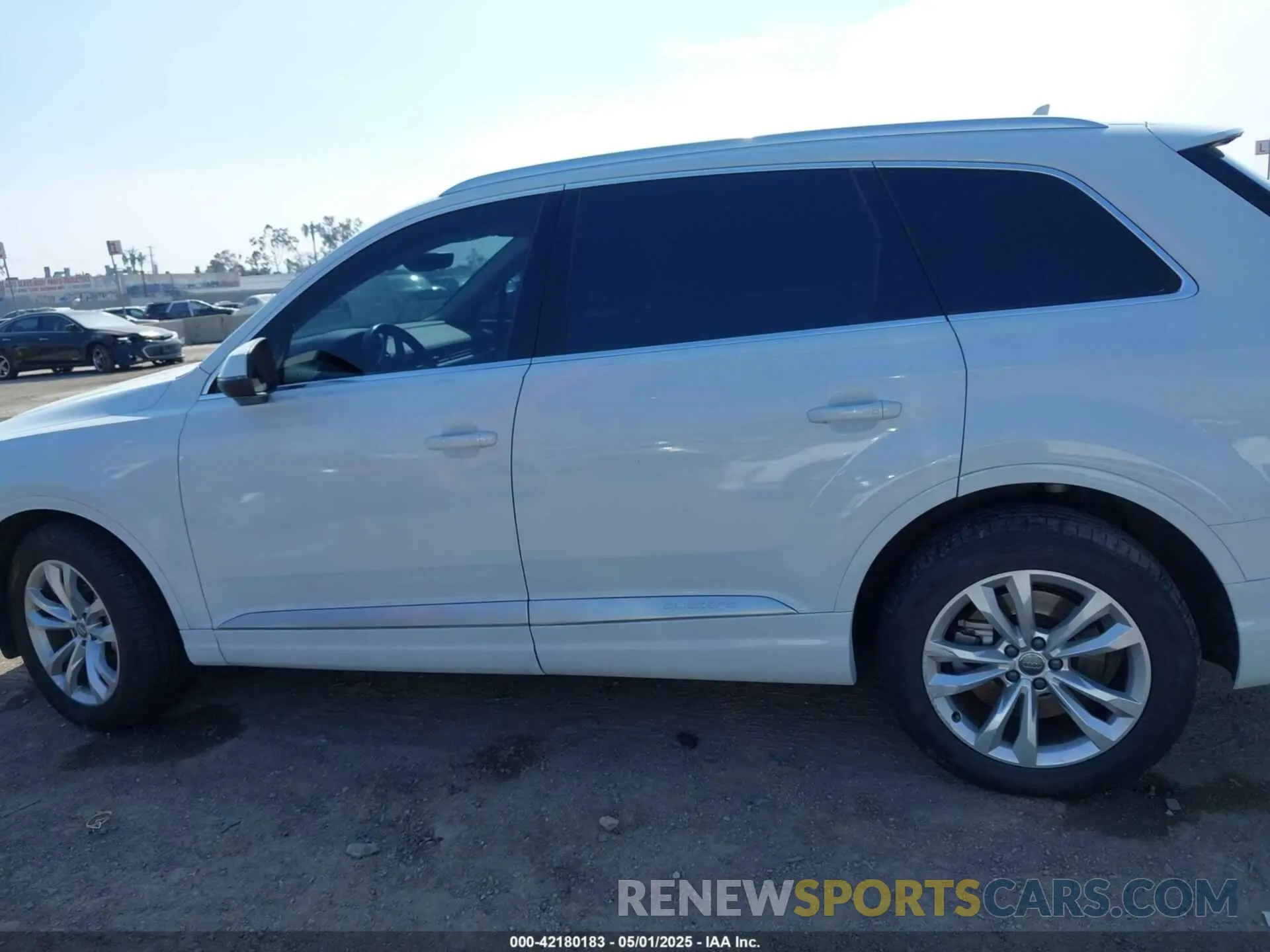 15 Photograph of a damaged car WA1AAAF74KD004991 AUDI Q7 2019