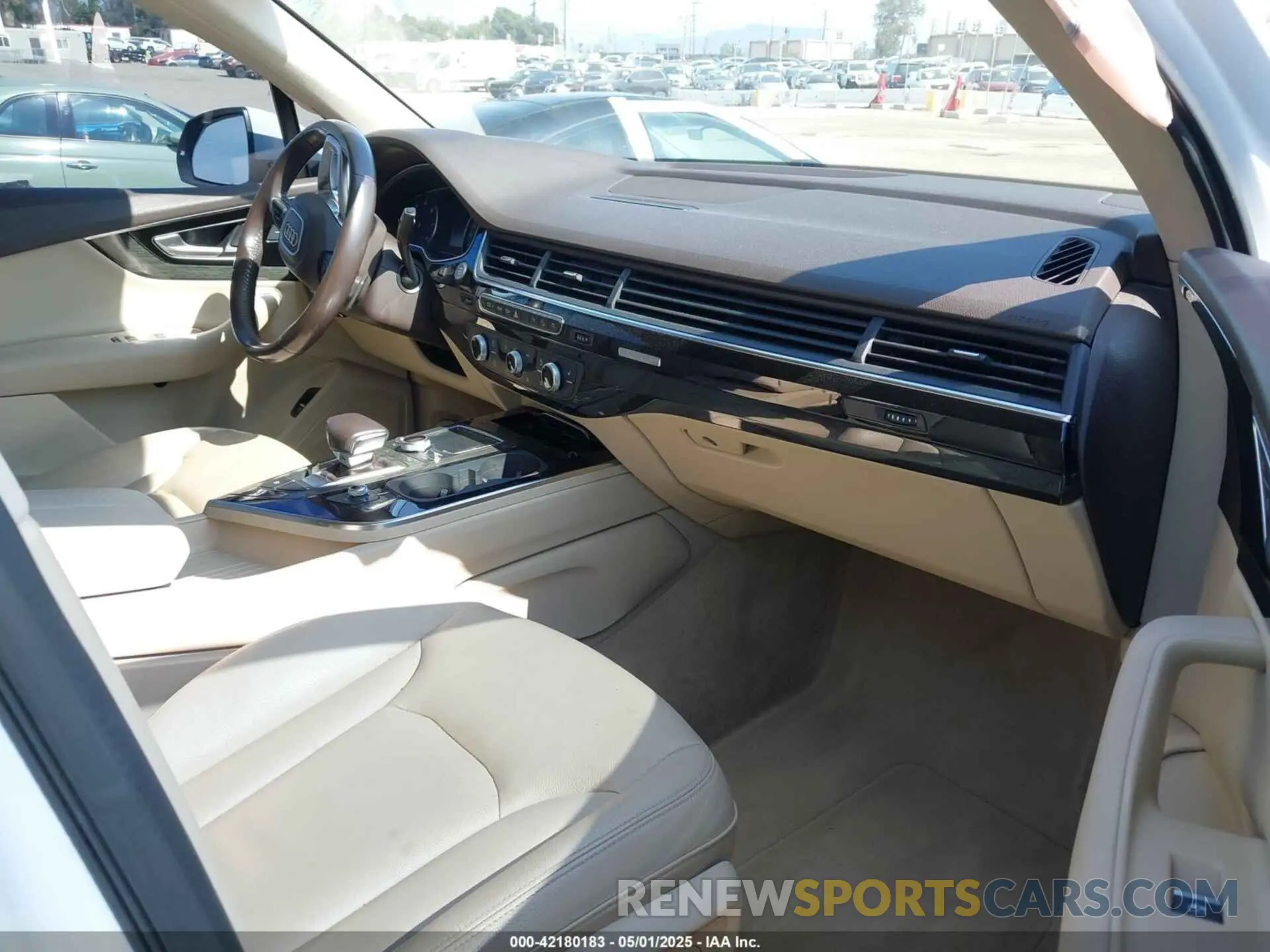 5 Photograph of a damaged car WA1AAAF74KD004991 AUDI Q7 2019