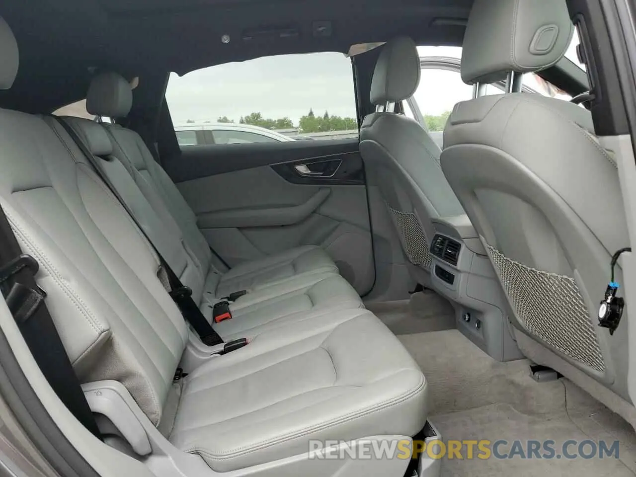 11 Photograph of a damaged car WA1AAAF74KD008880 AUDI Q7 2019