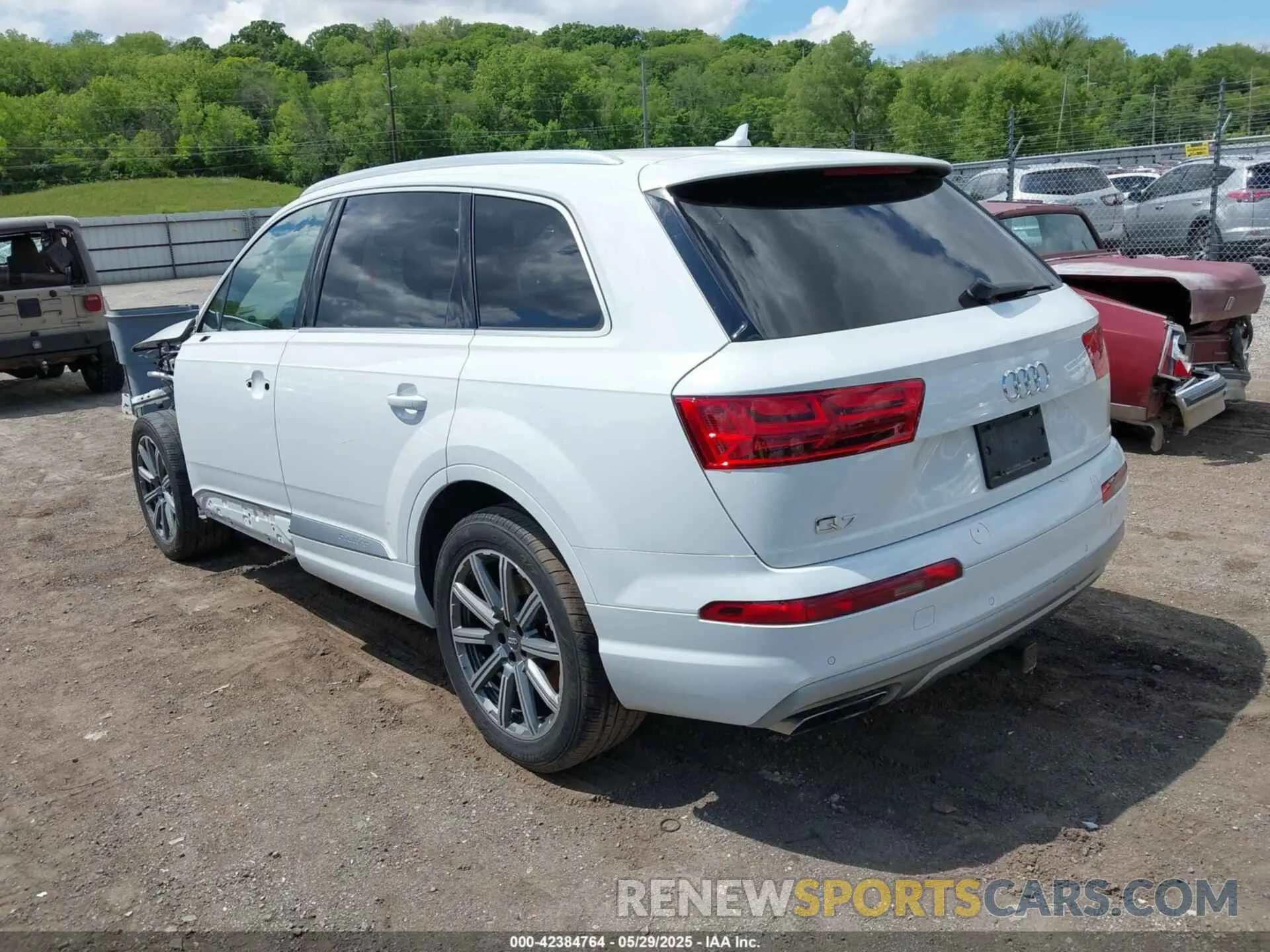 3 Photograph of a damaged car WA1AAAF75KD002473 AUDI Q7 2019