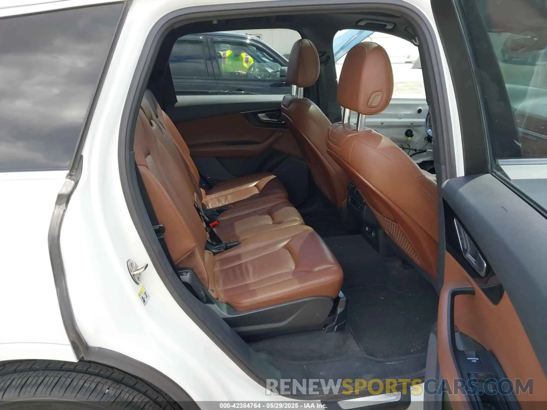 8 Photograph of a damaged car WA1AAAF75KD002473 AUDI Q7 2019