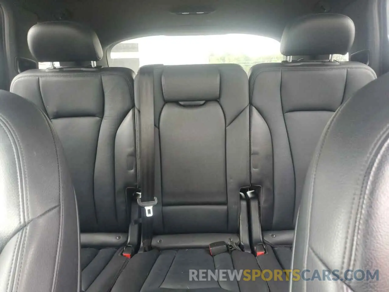 10 Photograph of a damaged car WA1AAAF76KD009139 AUDI Q7 2019