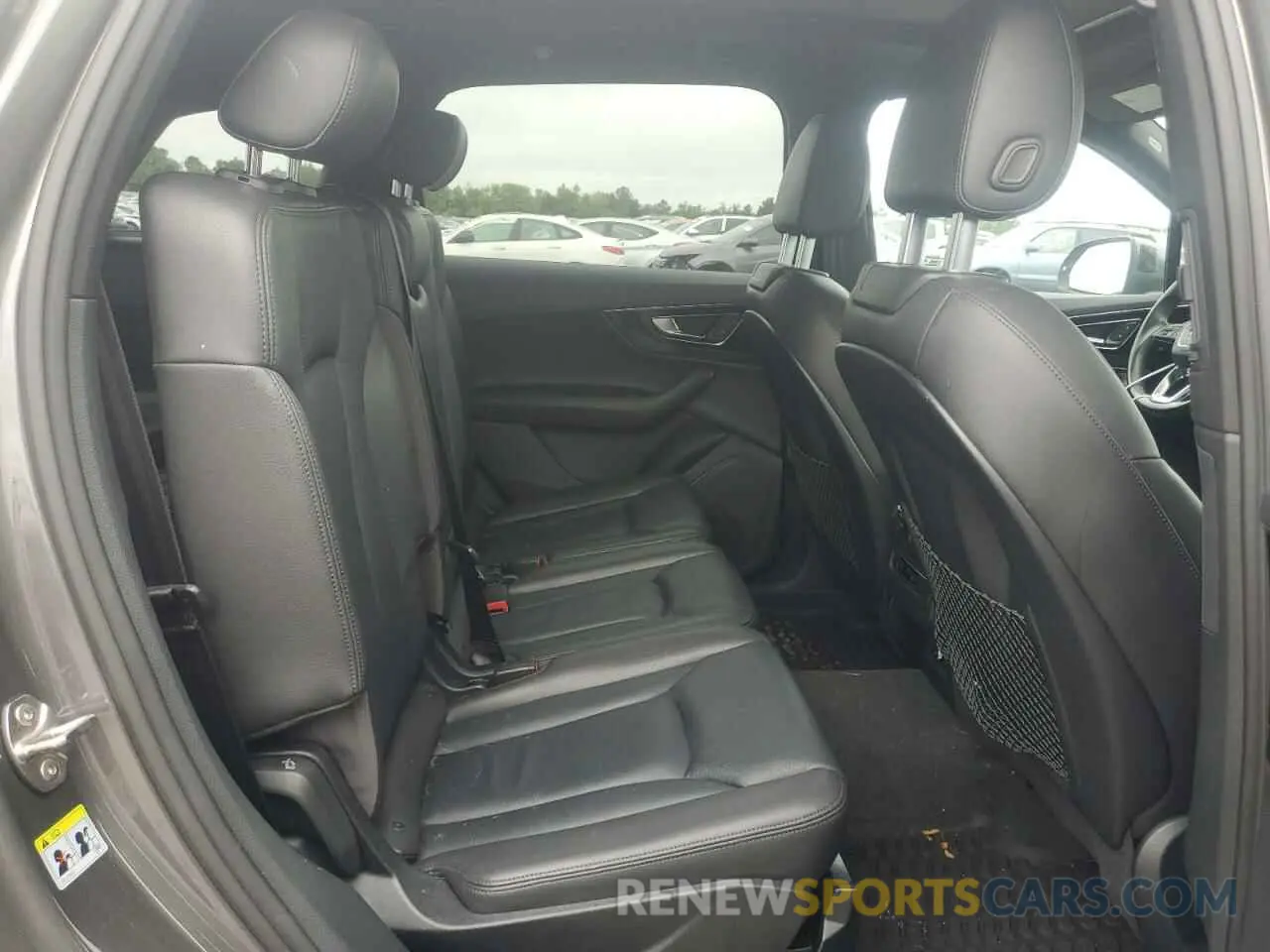 11 Photograph of a damaged car WA1AAAF76KD009139 AUDI Q7 2019