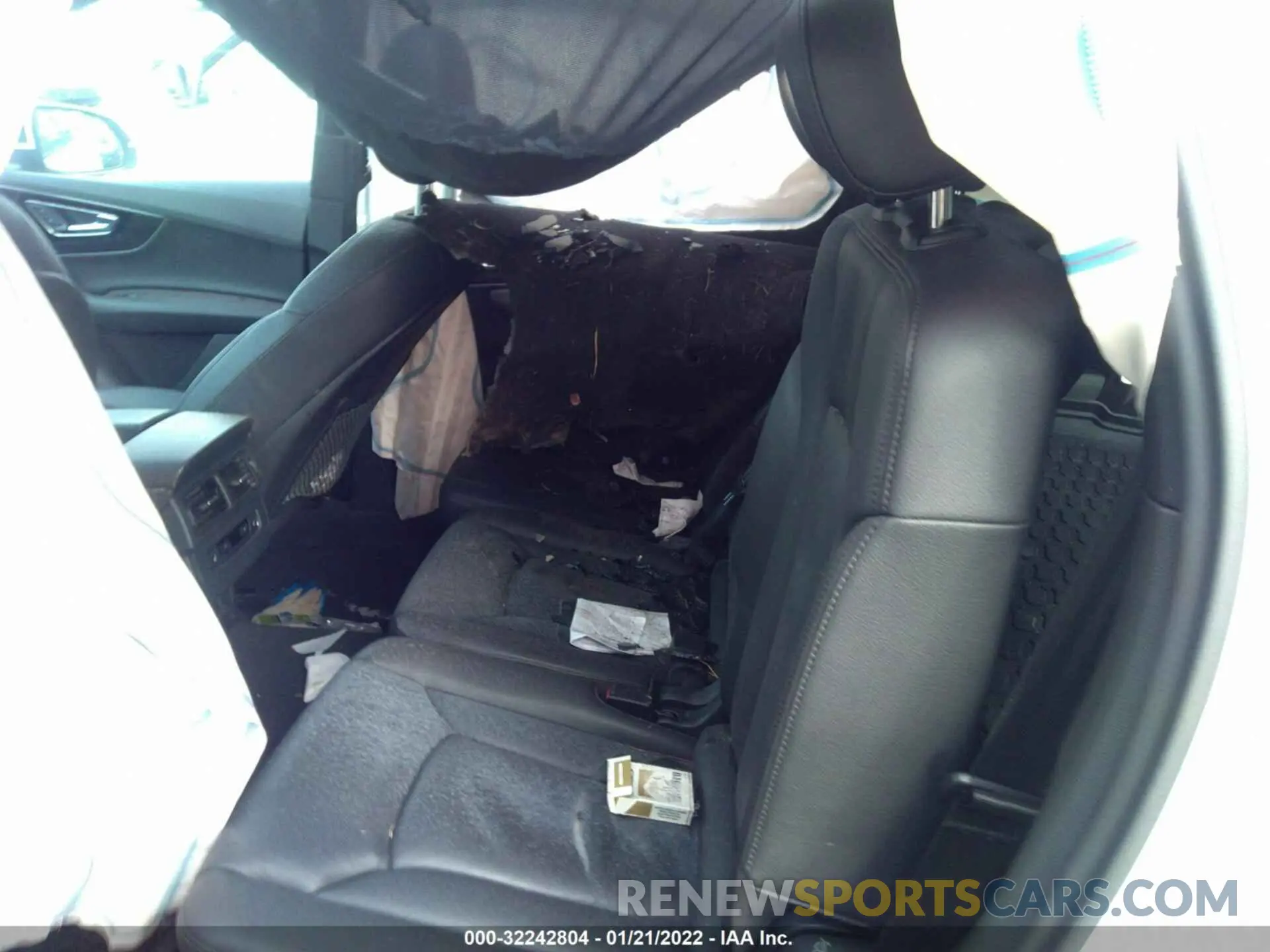 7 Photograph of a damaged car WA1AAAF78KD045222 AUDI Q7 2019