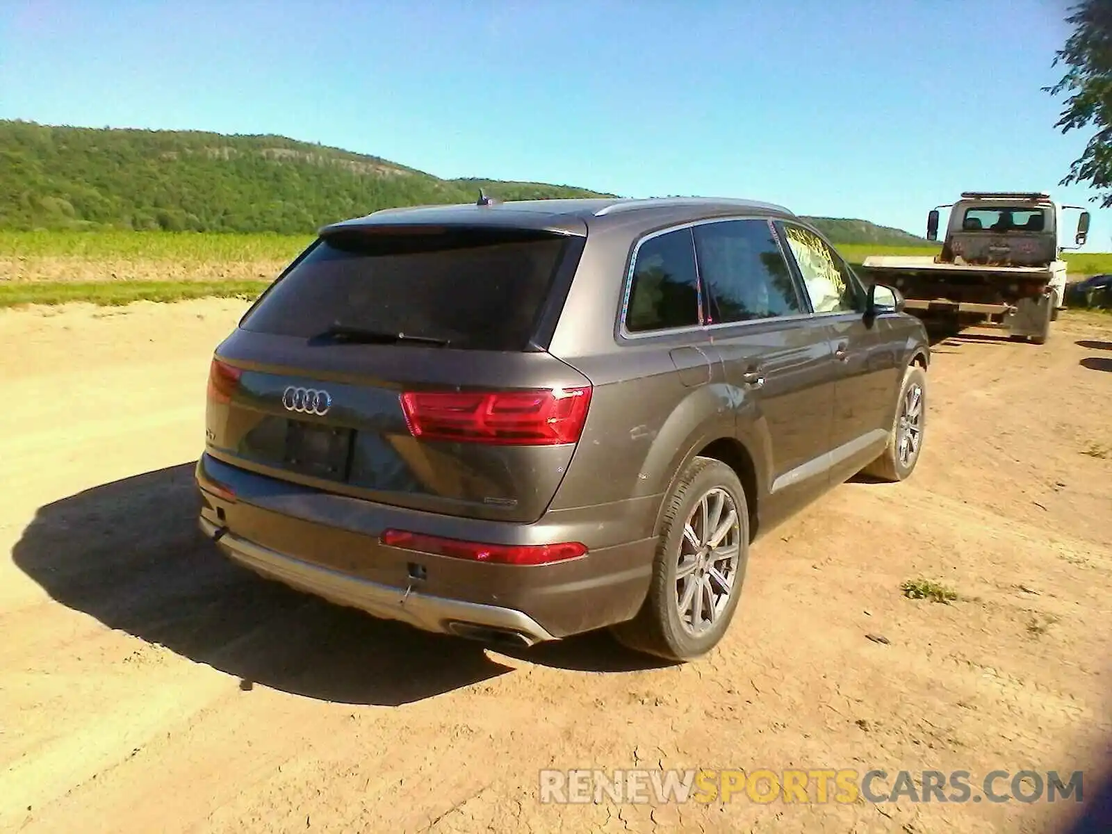 4 Photograph of a damaged car WA1AAAF78KD047083 AUDI Q7 2019