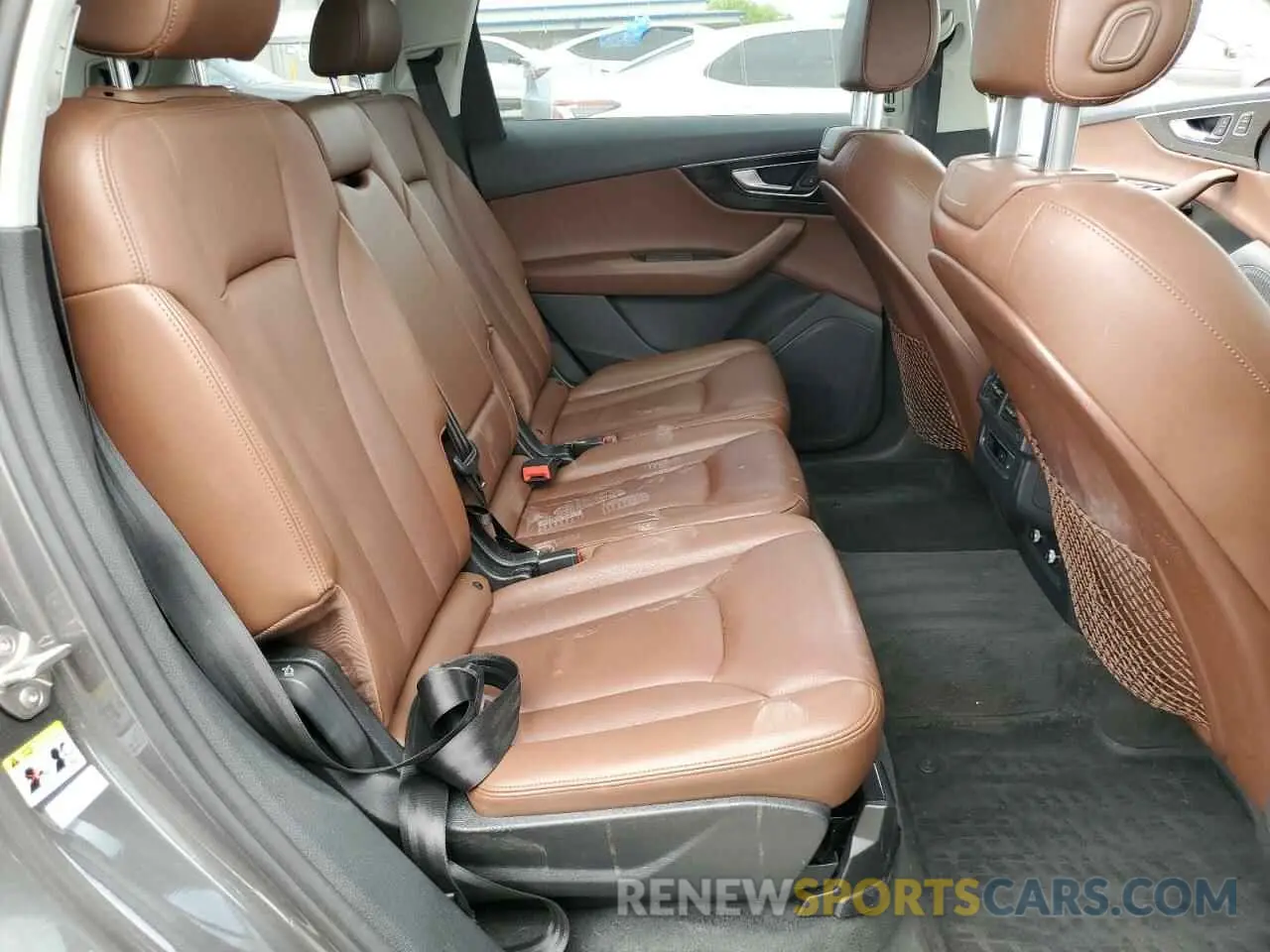 11 Photograph of a damaged car WA1AAAF79KD006929 AUDI Q7 2019