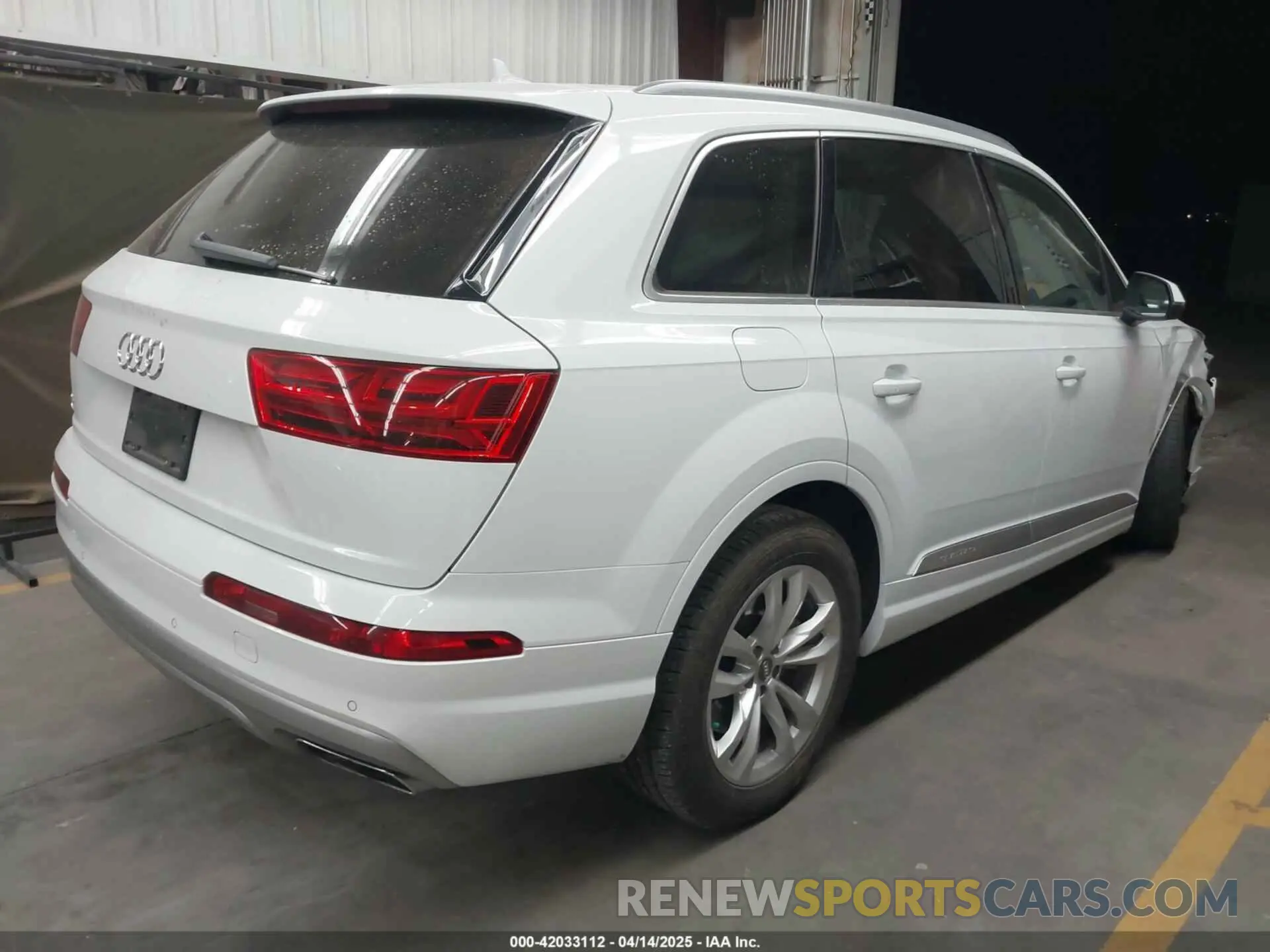 4 Photograph of a damaged car WA1AAAF79KD011001 AUDI Q7 2019