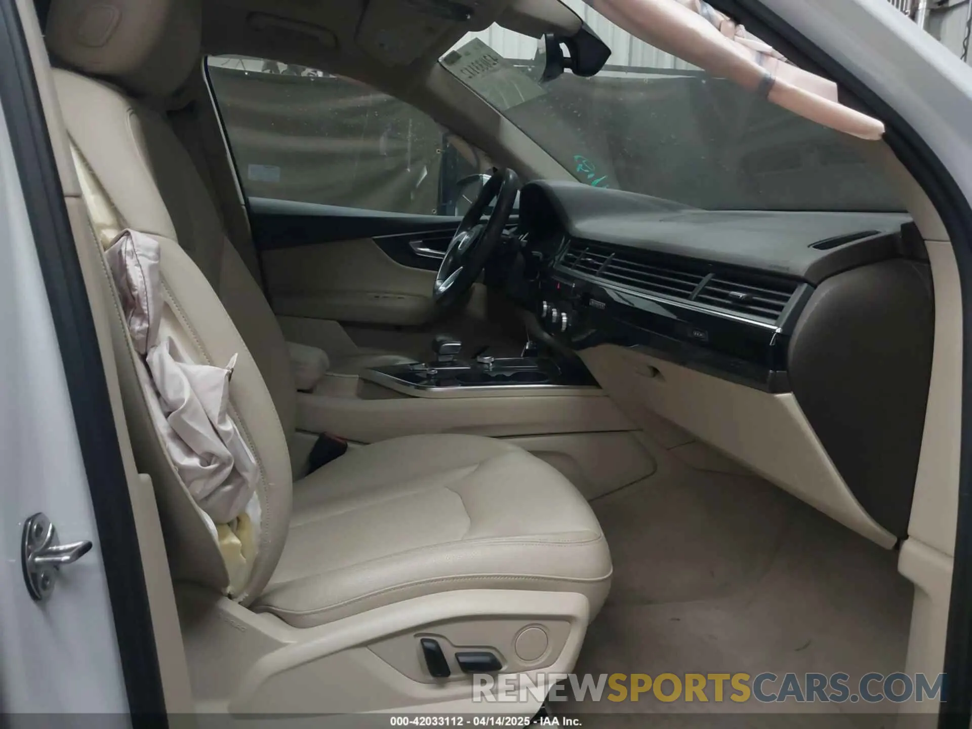 5 Photograph of a damaged car WA1AAAF79KD011001 AUDI Q7 2019