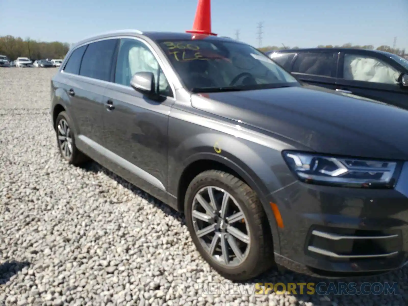 1 Photograph of a damaged car WA1AAAF7XKD002808 AUDI Q7 2019