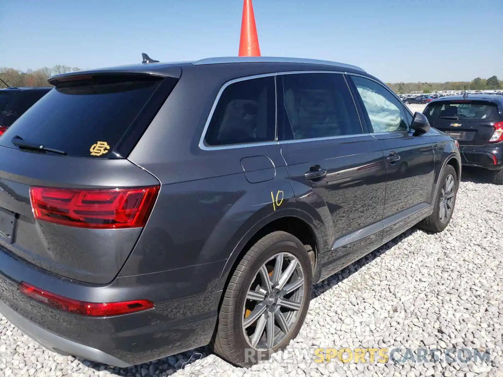 4 Photograph of a damaged car WA1AAAF7XKD002808 AUDI Q7 2019