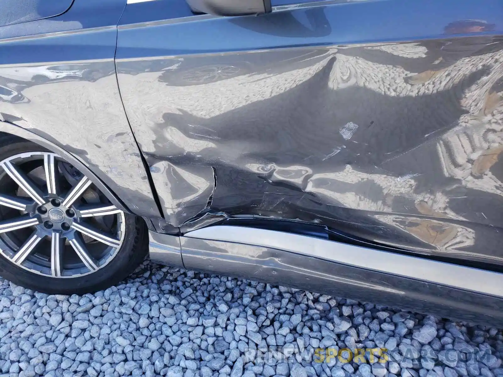 9 Photograph of a damaged car WA1AAAF7XKD002808 AUDI Q7 2019