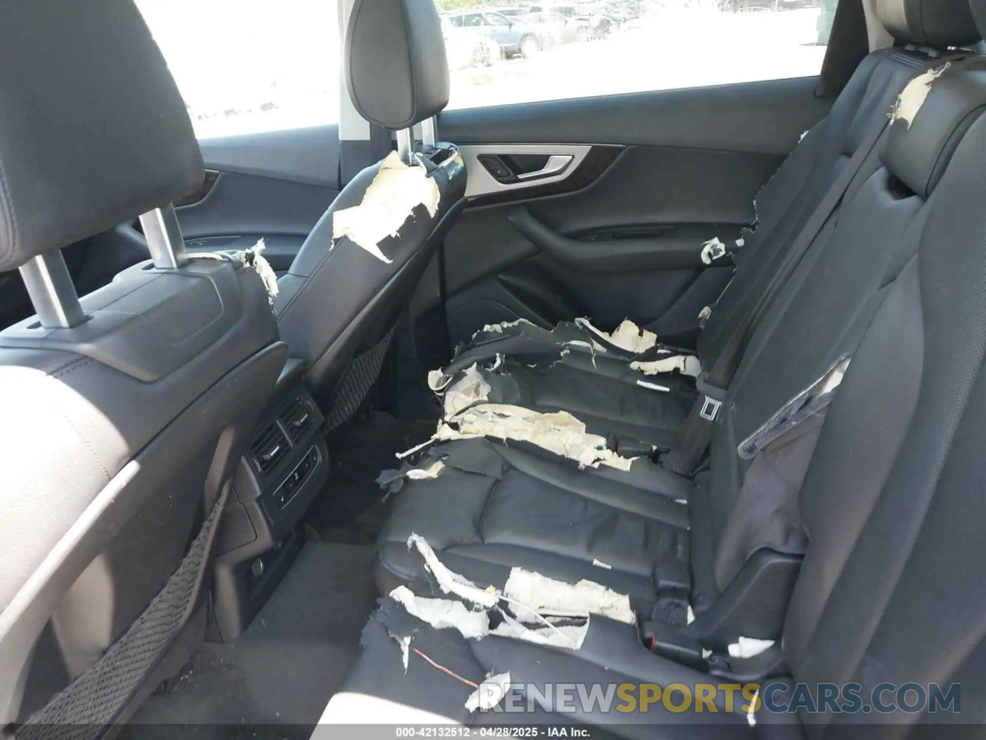 6 Photograph of a damaged car WA1AHAF71KD029374 AUDI Q7 2019