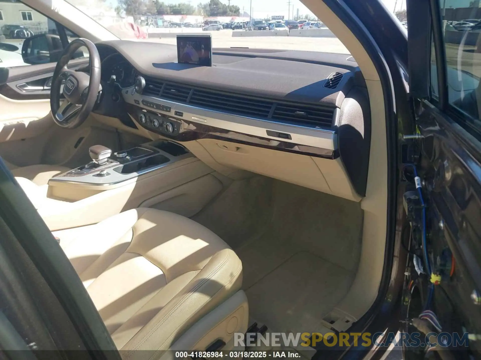 5 Photograph of a damaged car WA1AHAF72KD027732 AUDI Q7 2019