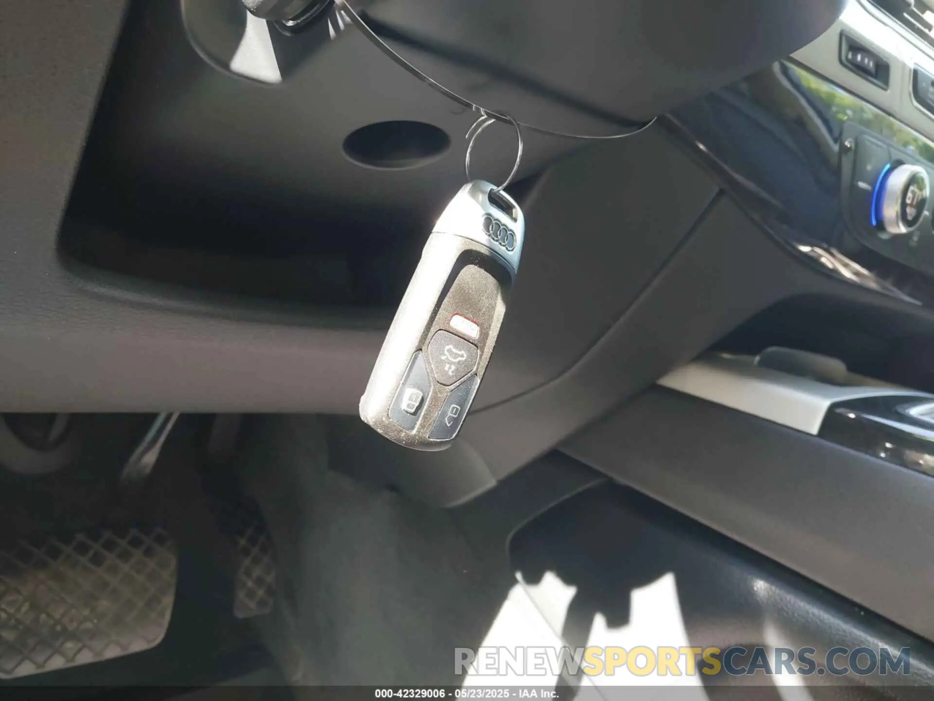 11 Photograph of a damaged car WA1AHAF74KD023911 AUDI Q7 2019
