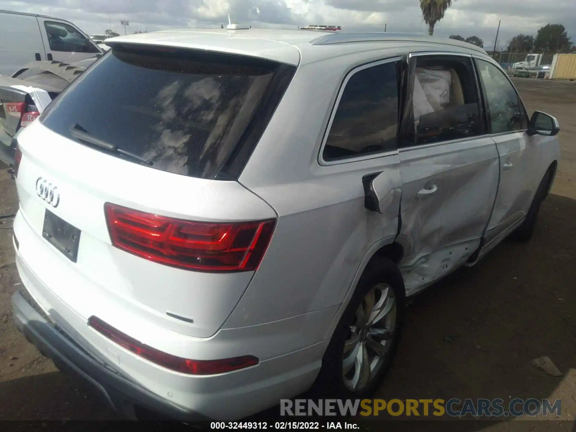 4 Photograph of a damaged car WA1AHAF7XKD037361 AUDI Q7 2019