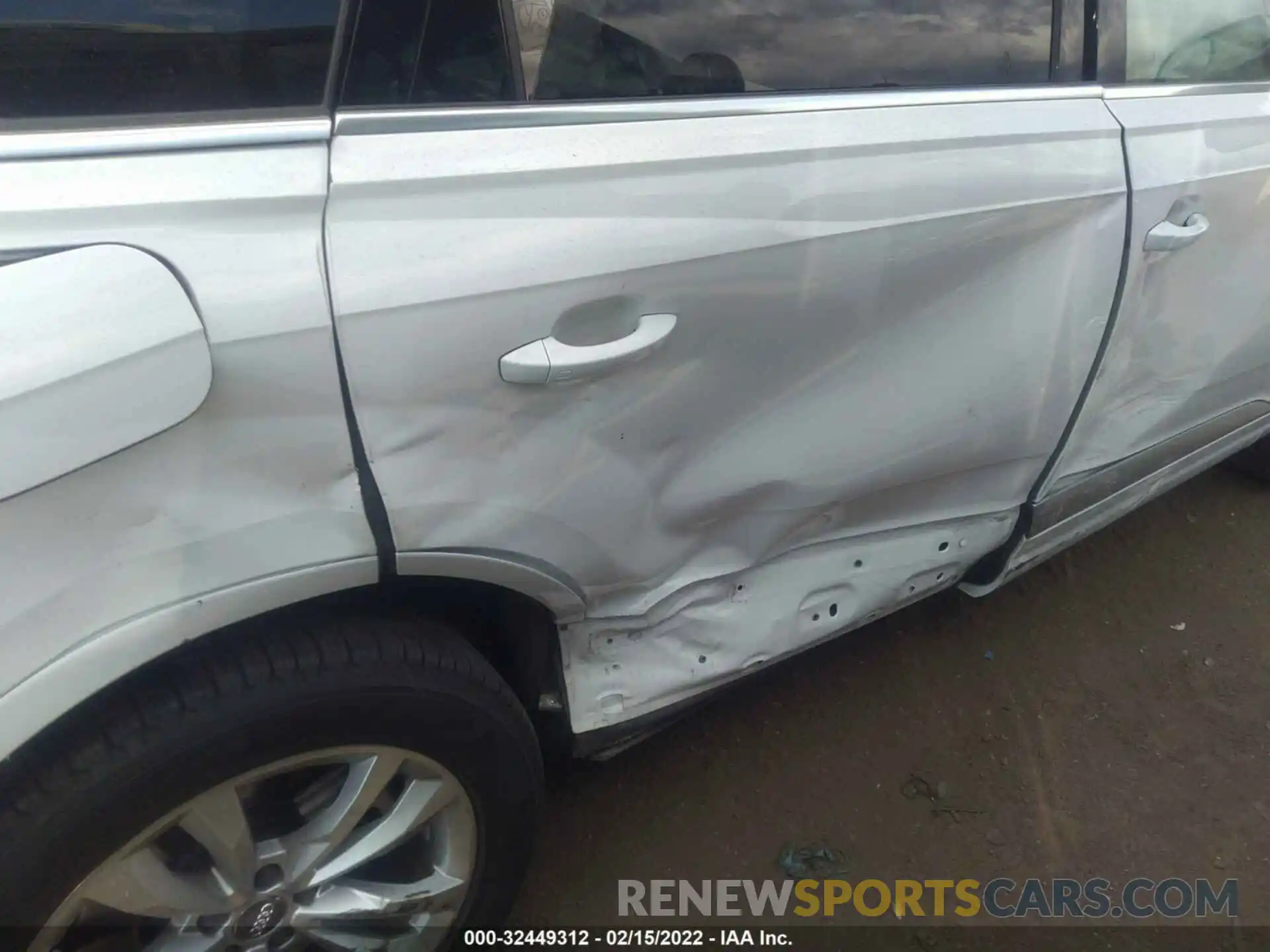 6 Photograph of a damaged car WA1AHAF7XKD037361 AUDI Q7 2019