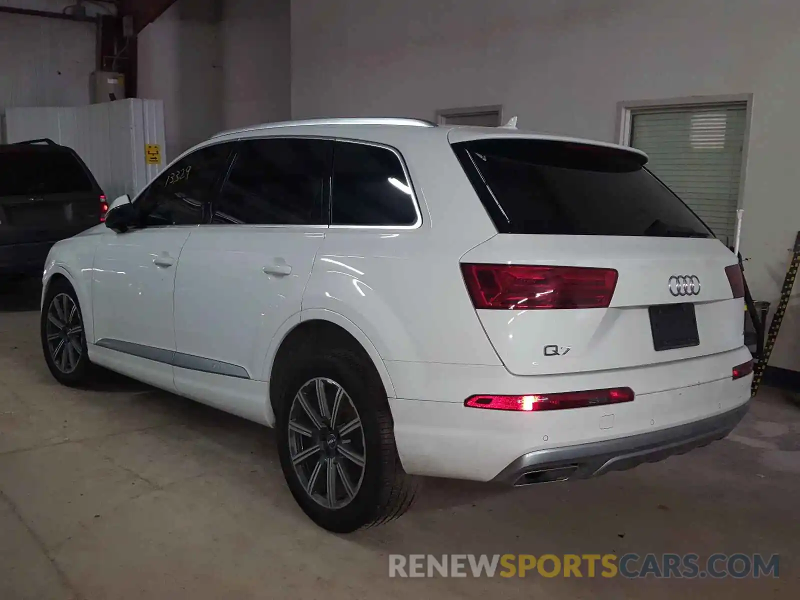 3 Photograph of a damaged car WA1AHBF70KD028593 AUDI Q7 2019